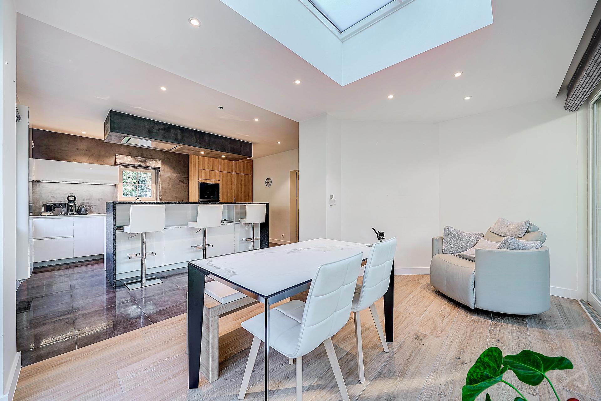 Picture 3 of 4 for House with five bedrooms in Court-saint-Étienne