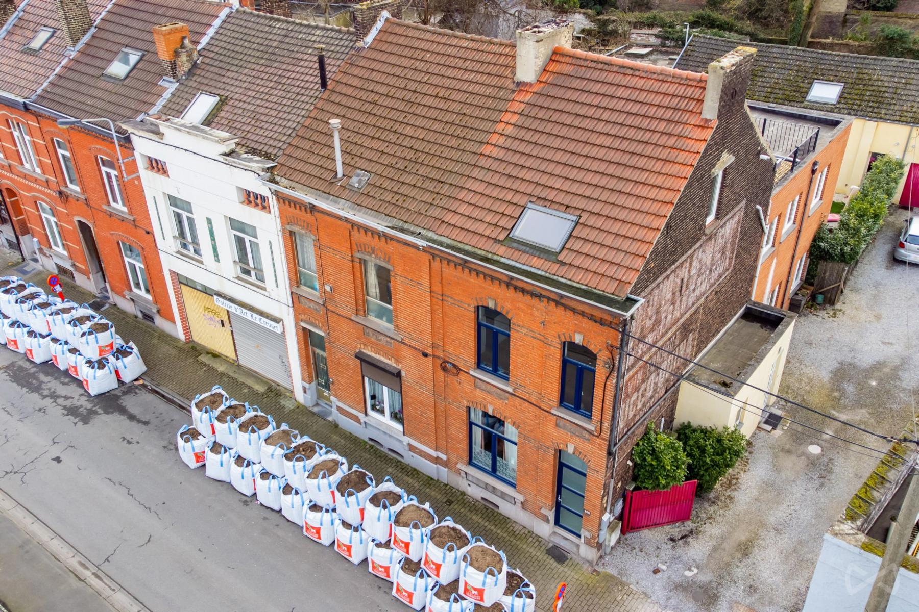 Foto 3 van 4 van Appartementsgebouw met vier slaapkamers in Marcinelle