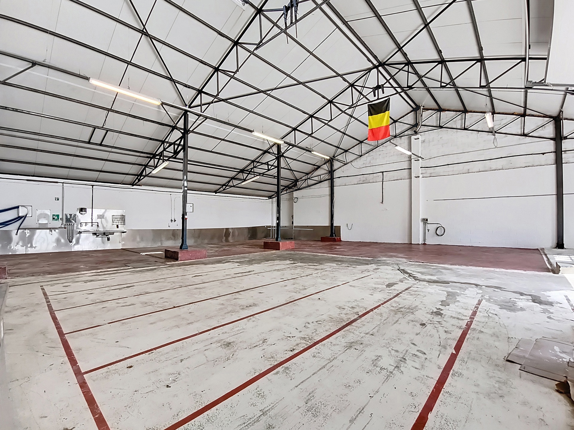 Picture 2 of 4 for Warehouse in Héron