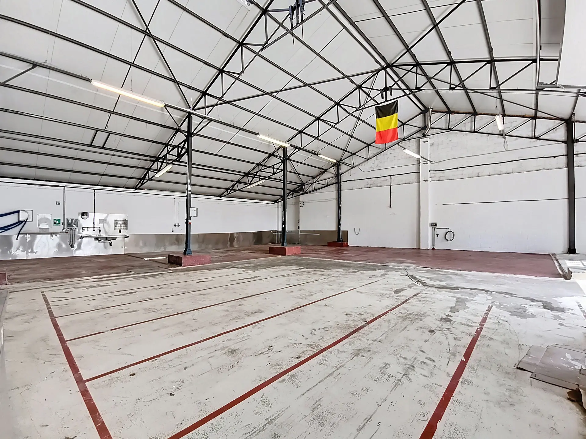 Picture 2 of 4 for Warehouse in Héron