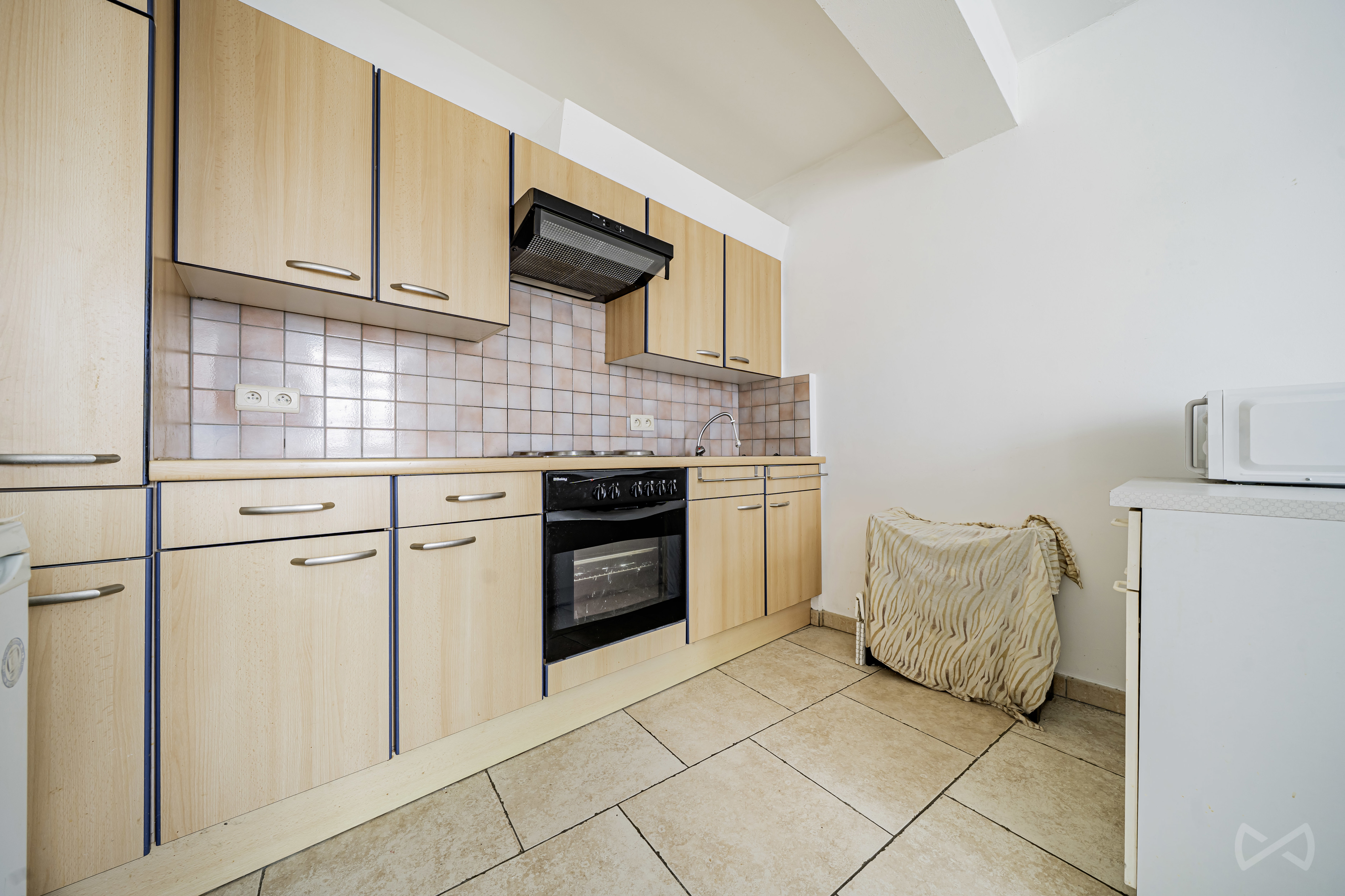 Picture 1 of 4 for Apartment block with five bedrooms in Florennes