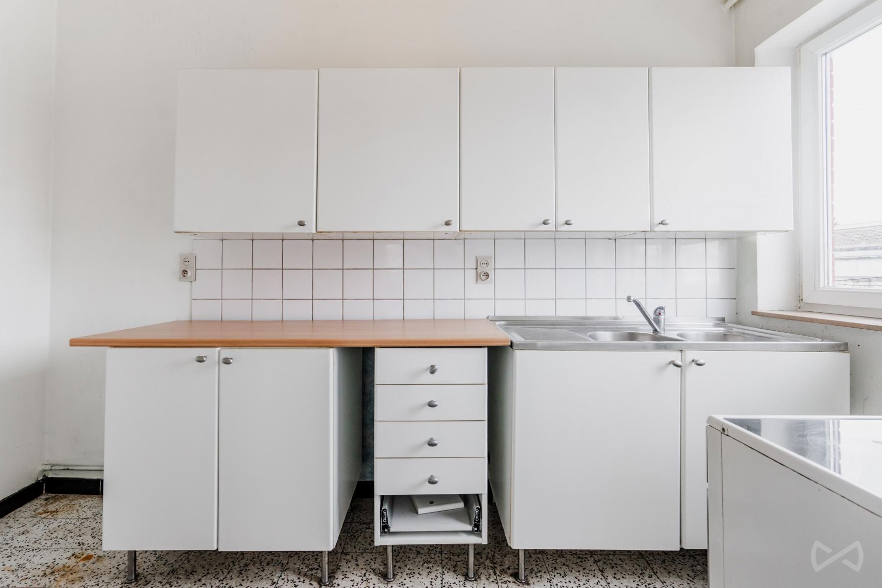 Foto 4 van 4 van Appartementsgebouw met vier slaapkamers in Marcinelle