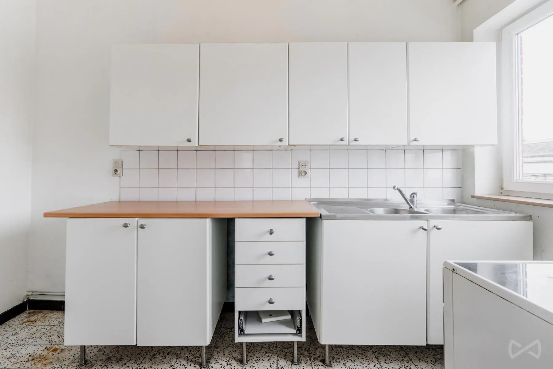 Foto 4 van 4 van Appartementsgebouw met vier slaapkamers in Marcinelle