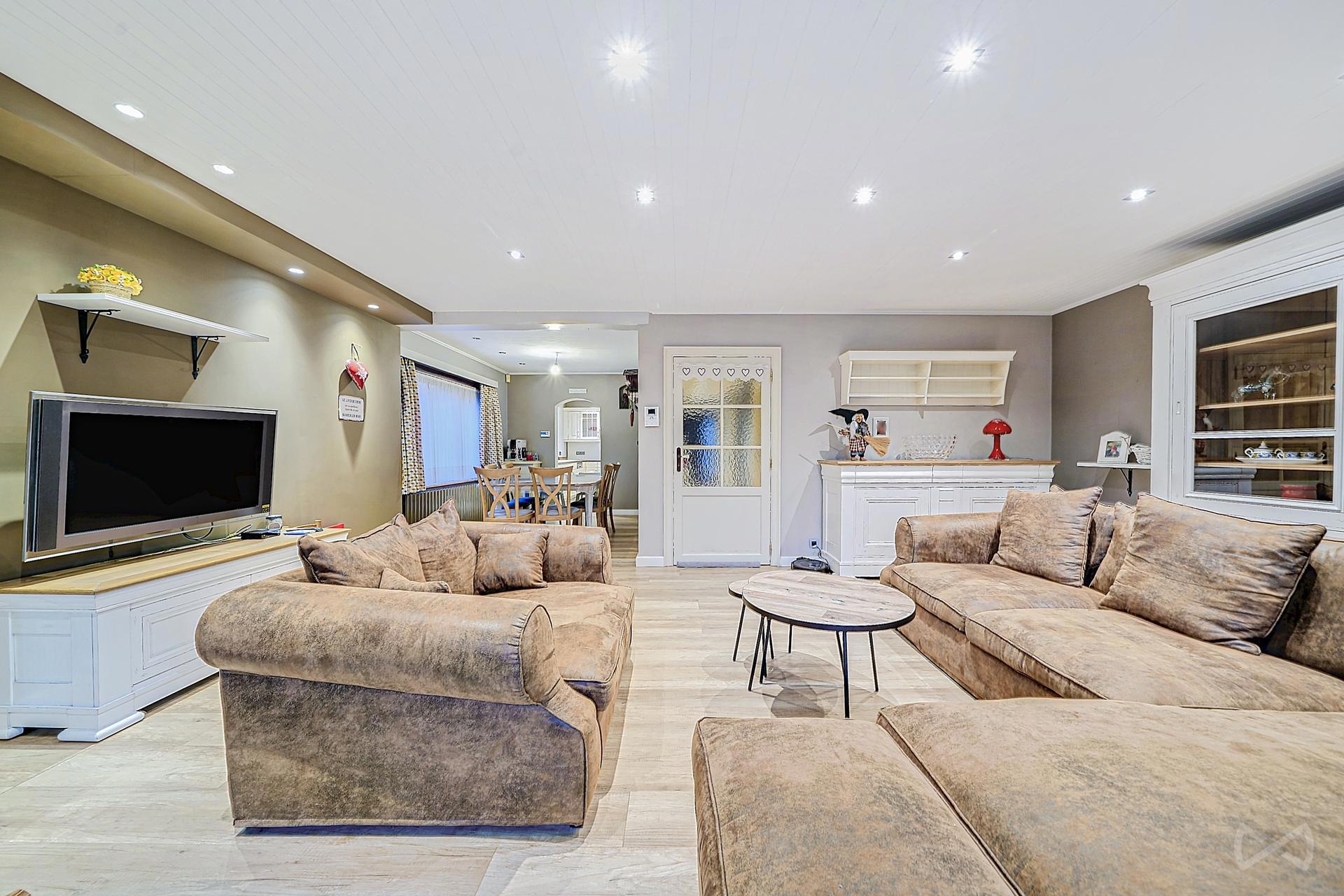 Photo 1 sur 4 pour Maison de trois chambres à Manage La Hestre