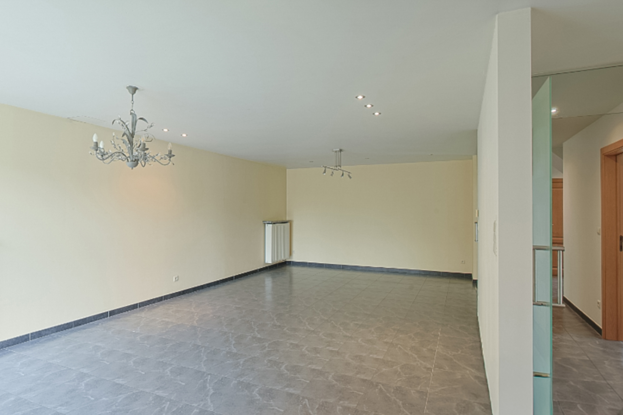 Picture 1 of 2 for Flat with three bedrooms in Zwalm