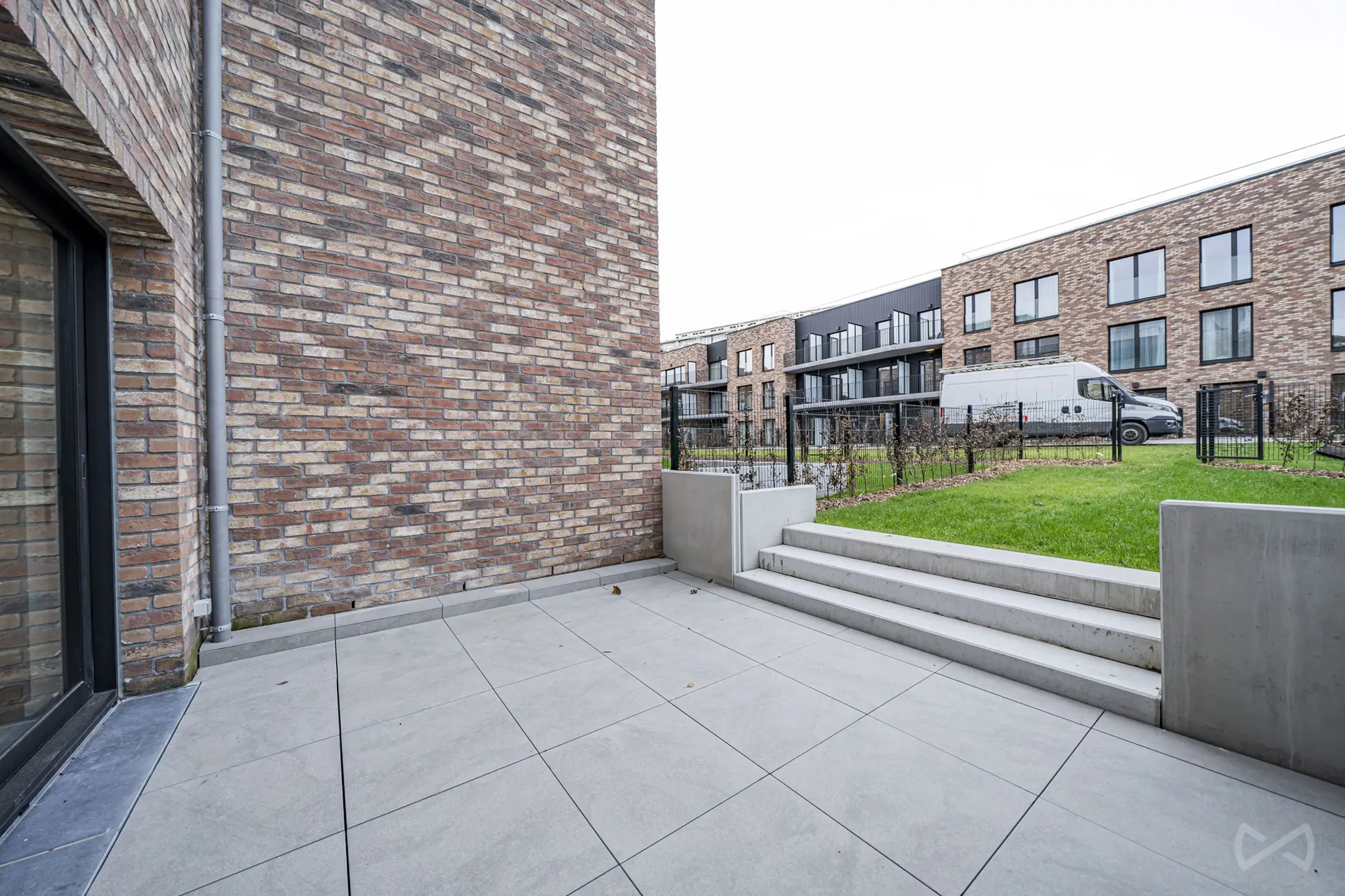 Picture 1 of 4 for Studio in Berchem-Sainte-Agathe