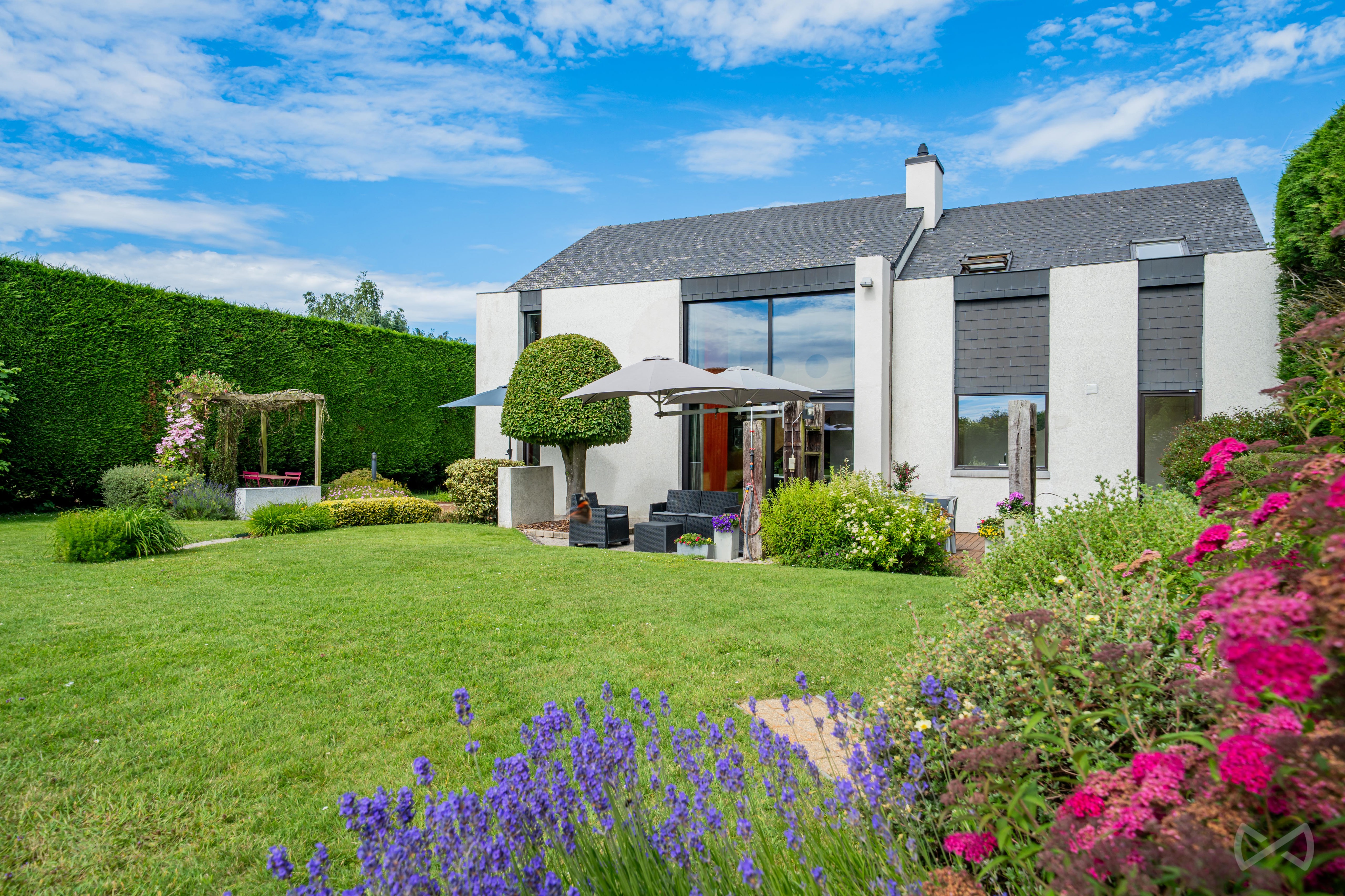 Photo 1 sur 4 pour Villa de cinq chambres à Avennes