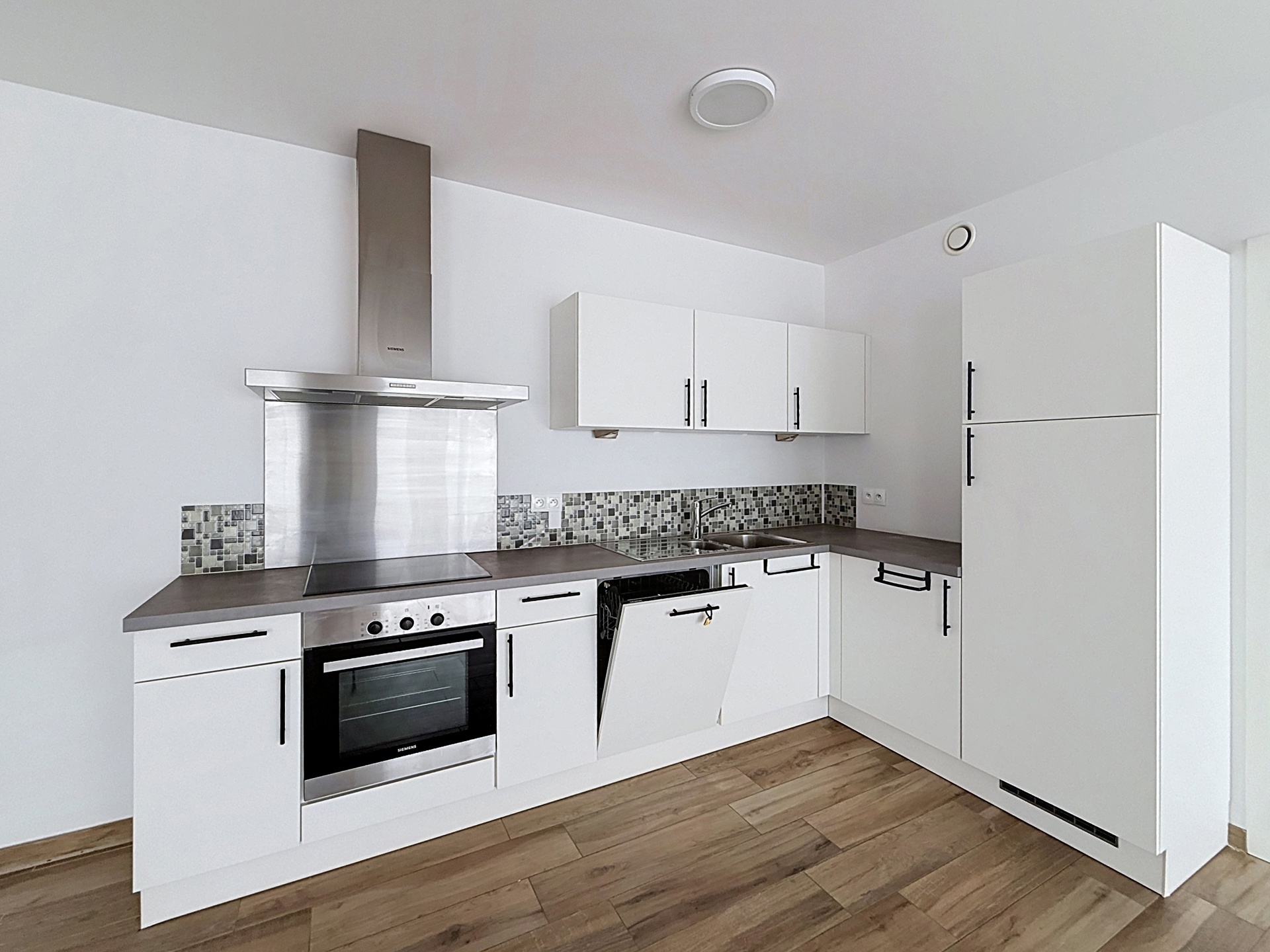 Picture 3 of 3 for Flat with two bedrooms in Ath
