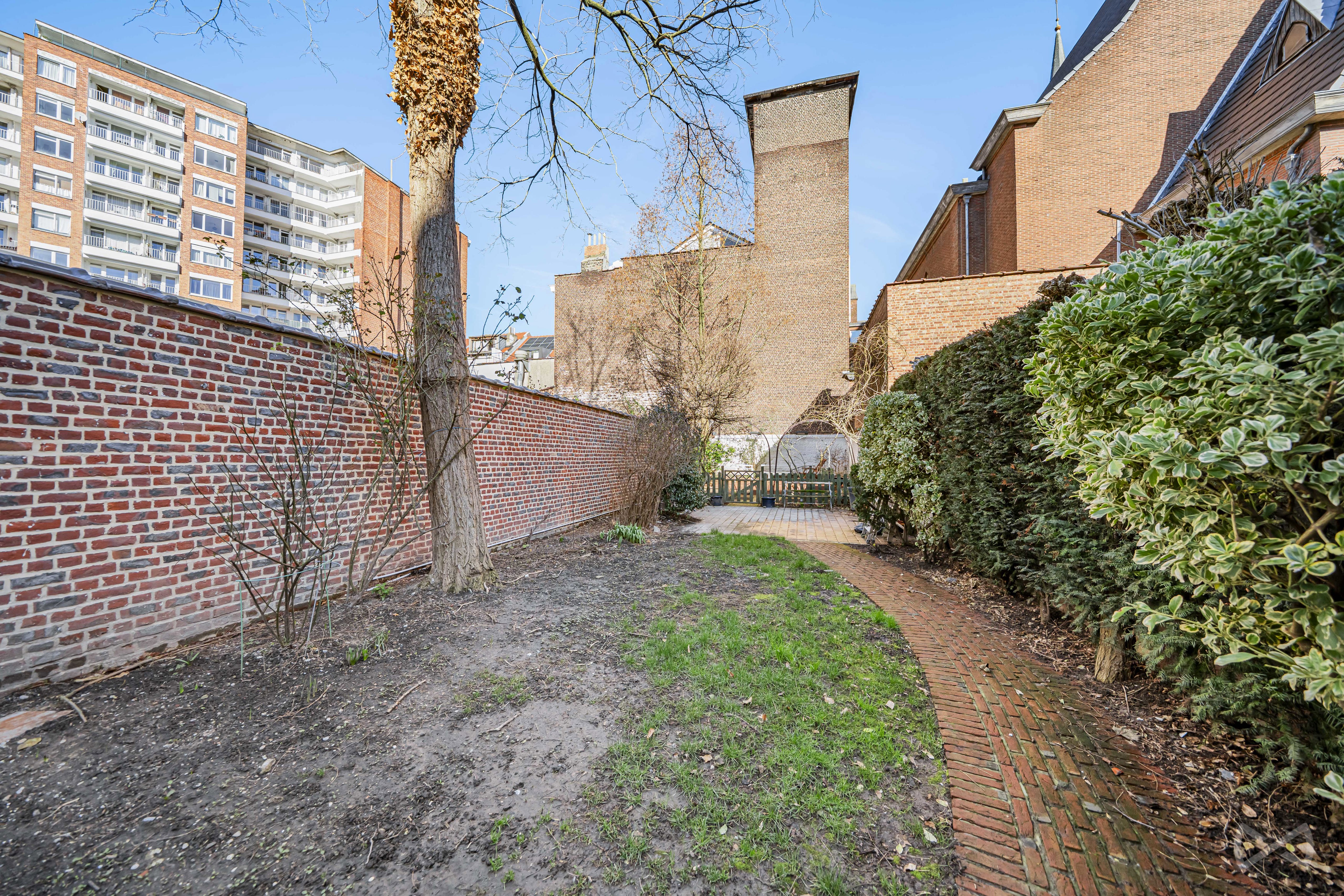 Picture 1 of 4 for Maison de maitre with six bedrooms in Bruxelles
