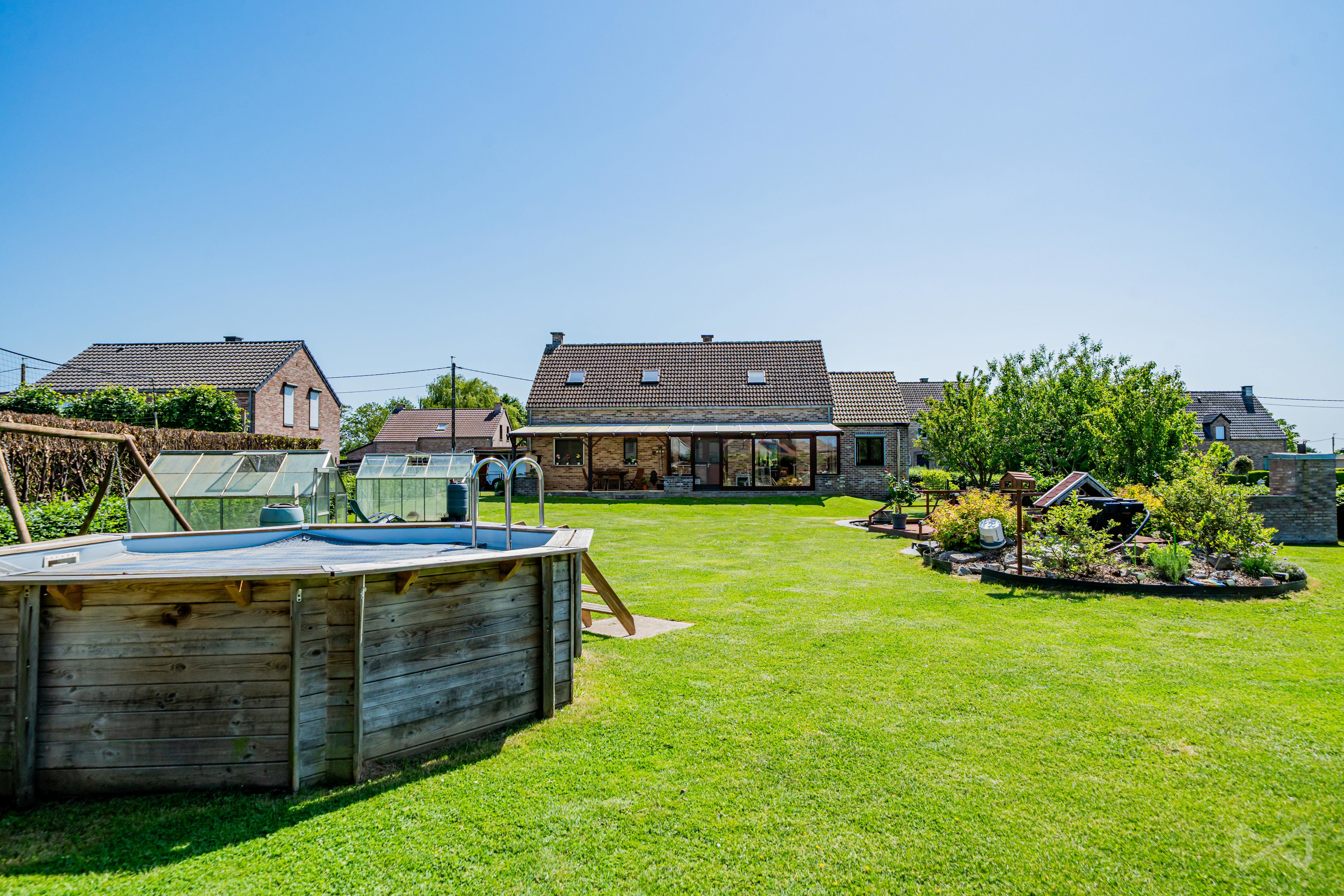Picture 2 of 4 for Villa with four bedrooms in Merdorp