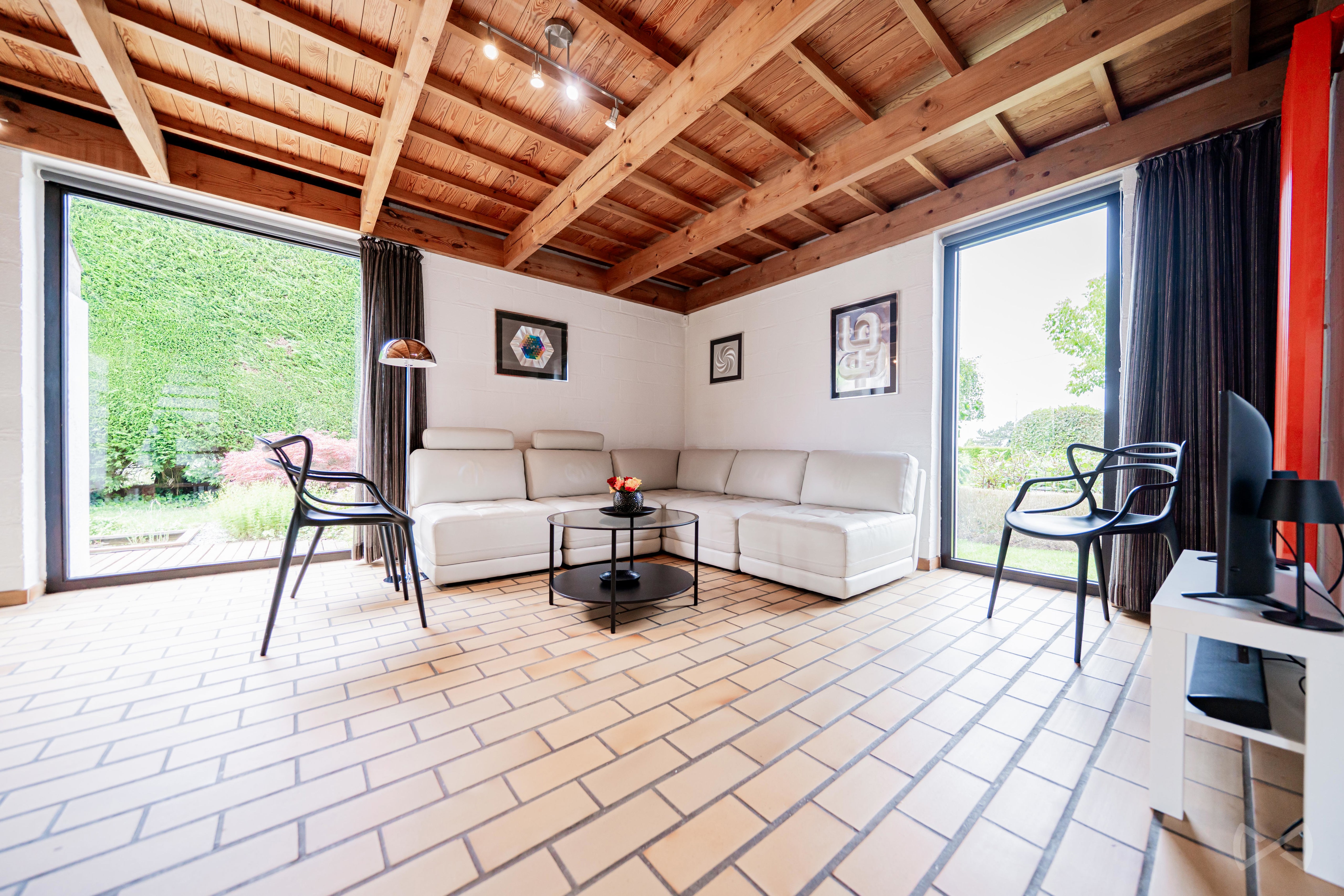 Photo 3 sur 4 pour Villa de cinq chambres à Avennes