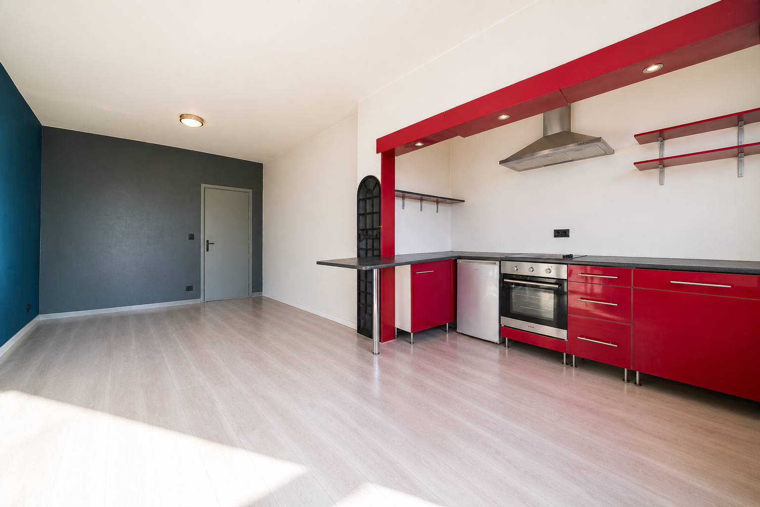 Picture 2 of 3 for Flat with one bedroom in Charleroi