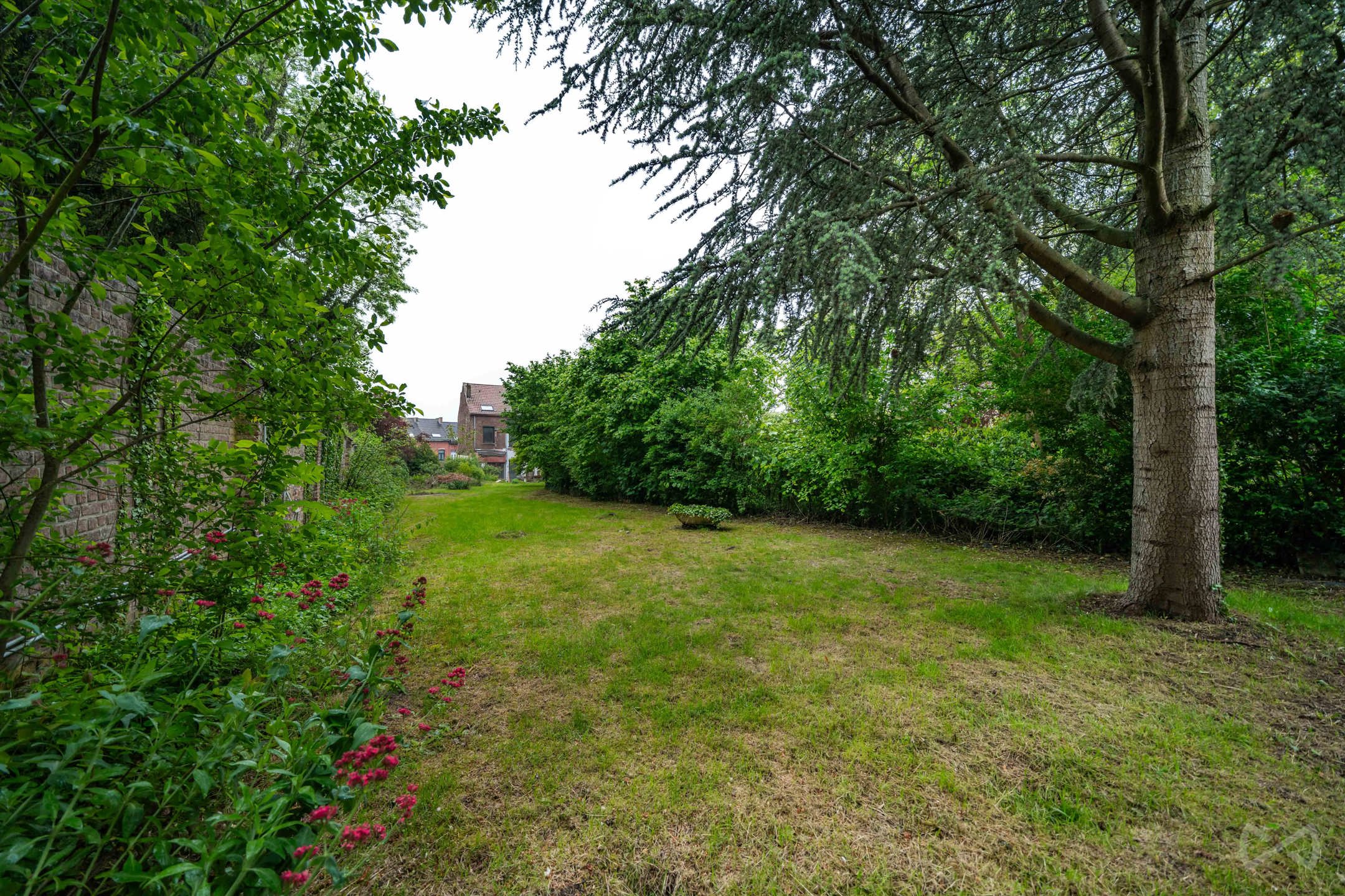 Picture 2 of 3 for Building ground in Nivelles