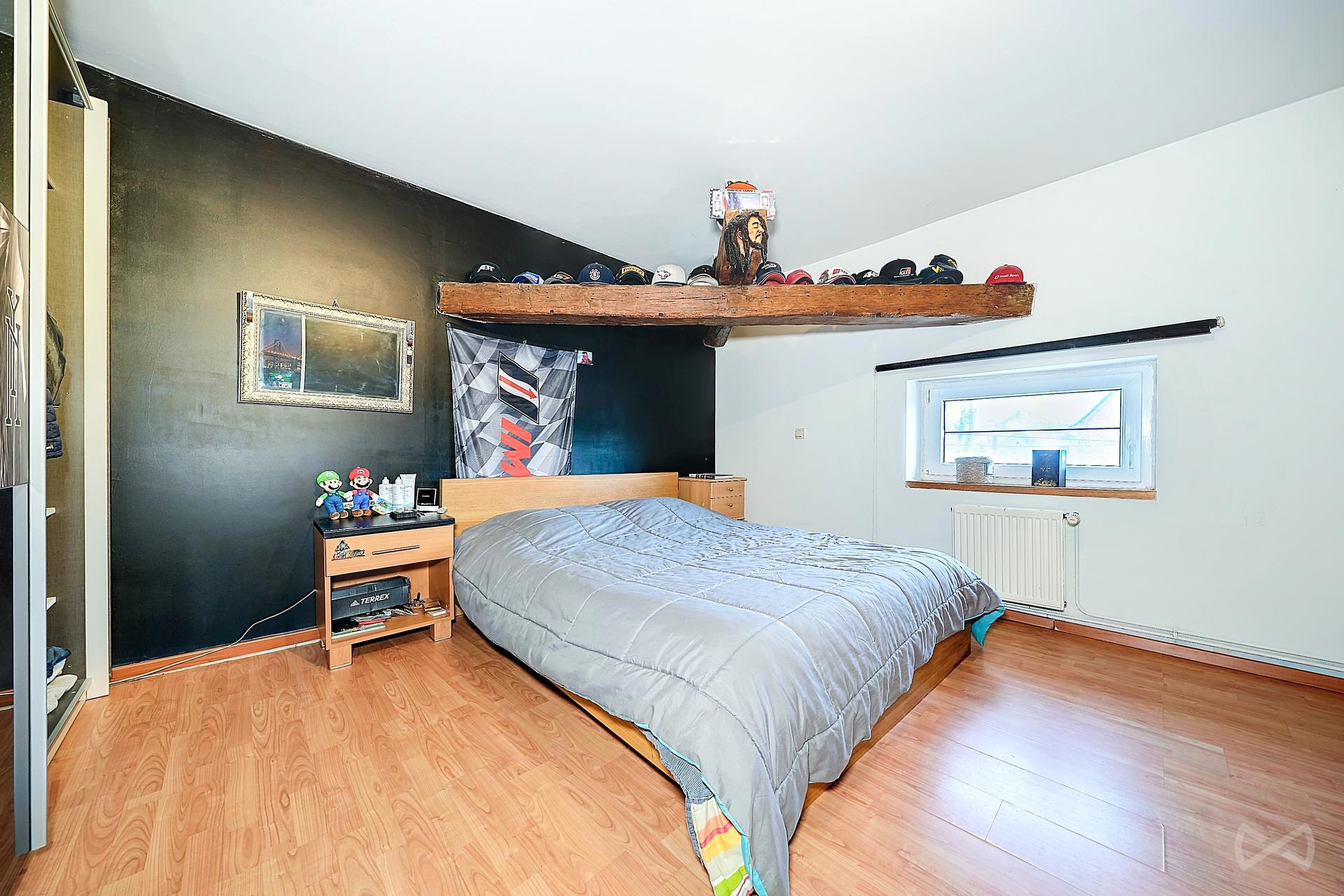 Foto 3 van 4 van Gebouw voor gemengd gebruik met vier slaapkamers in Villers-le-Gambon