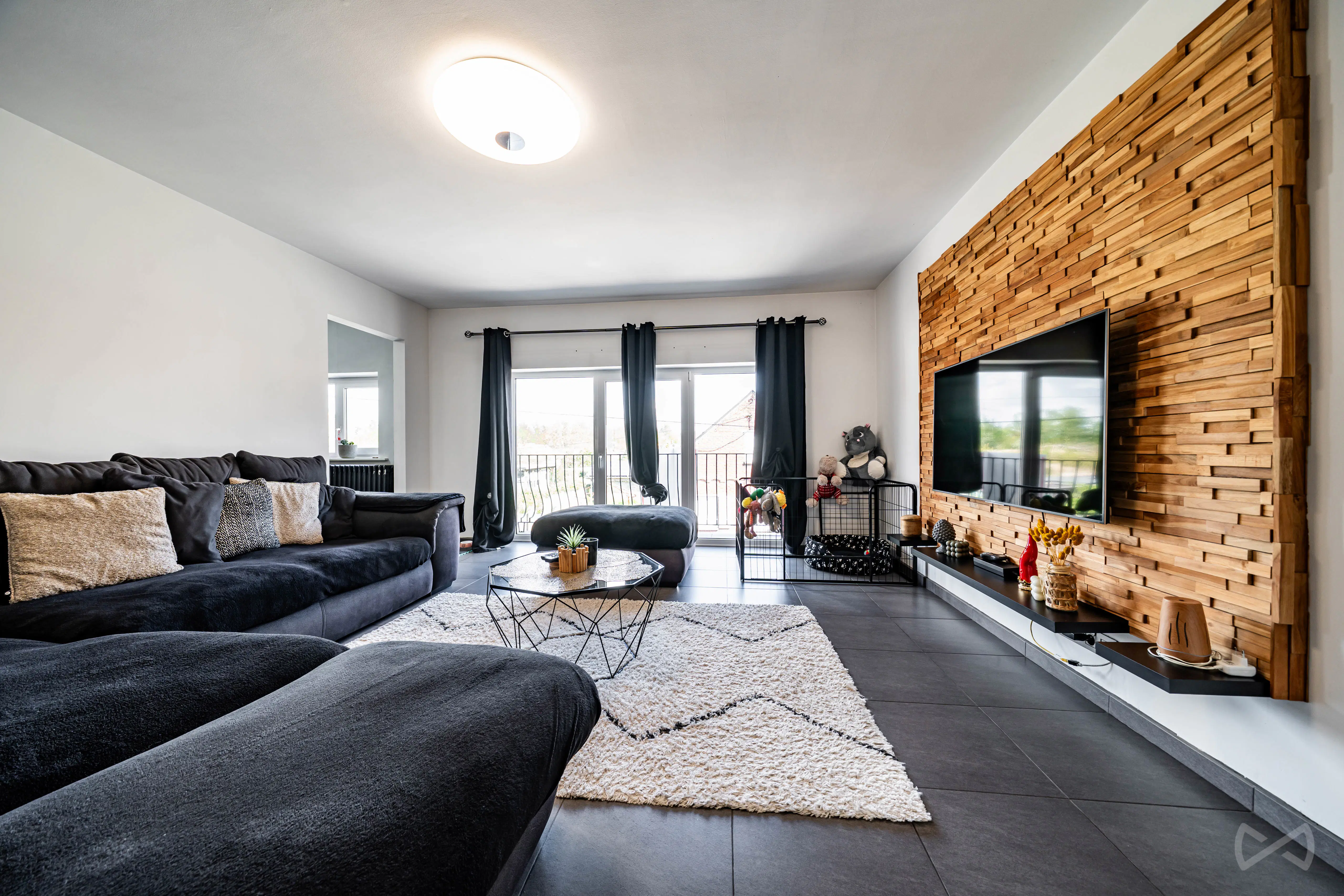 Photo 1 sur 4 pour Immeuble mixte de cinq chambres à Tertre