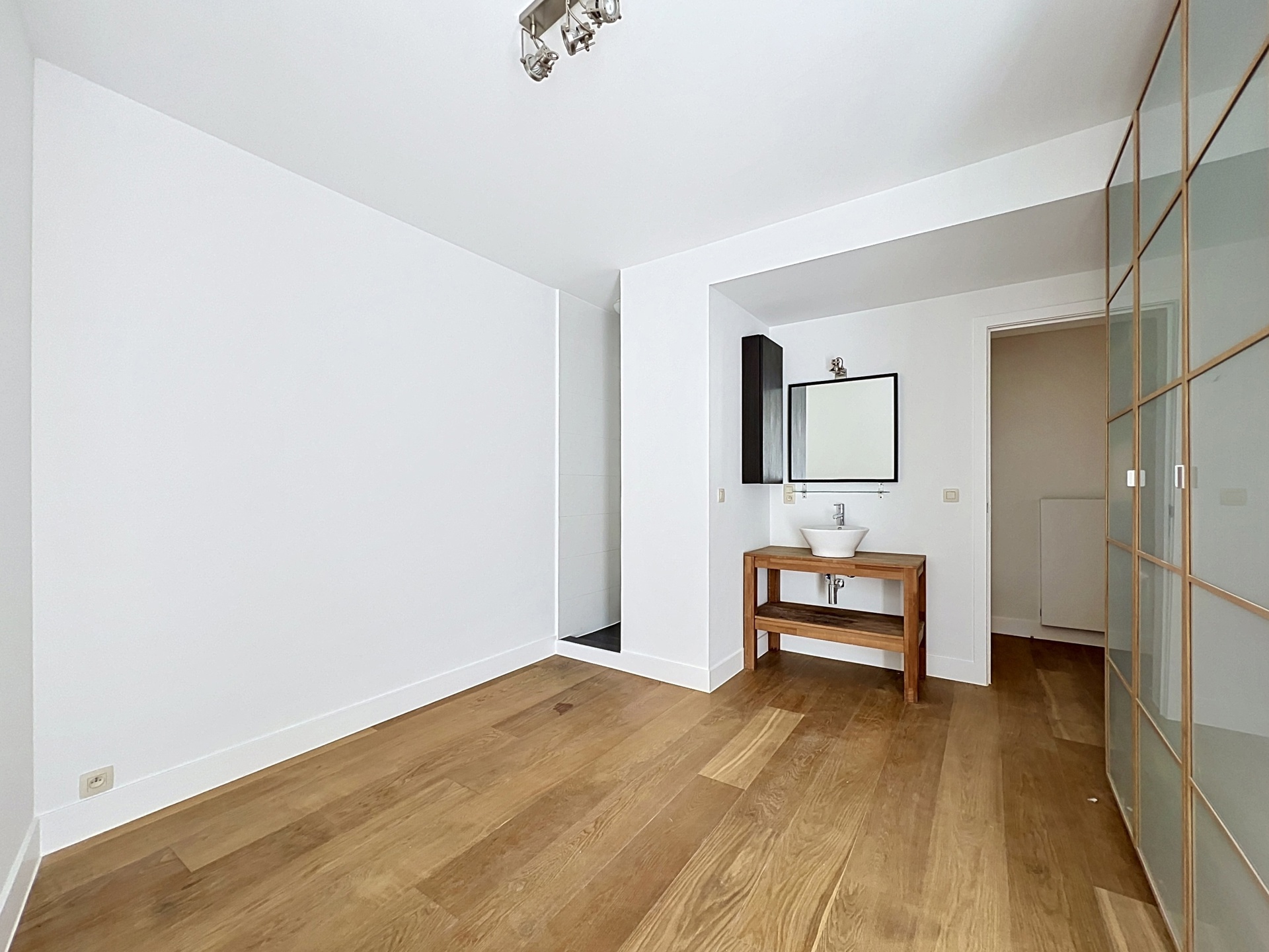 Picture 1 of 4 for Flat with three bedrooms in Saint-Gilles