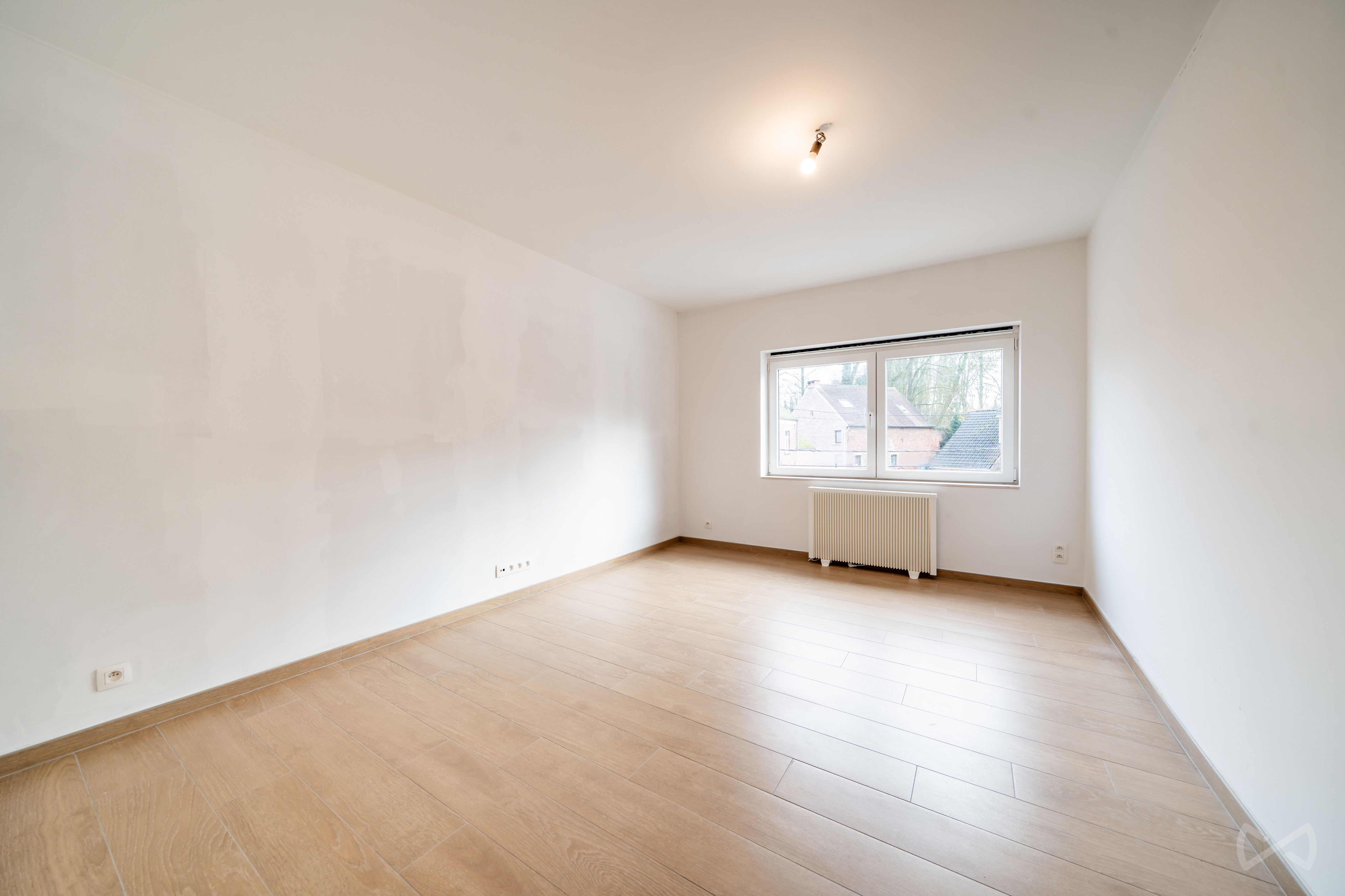 Photo 2 sur 4 pour Immeuble mixte de cinq chambres à Orp-jauche