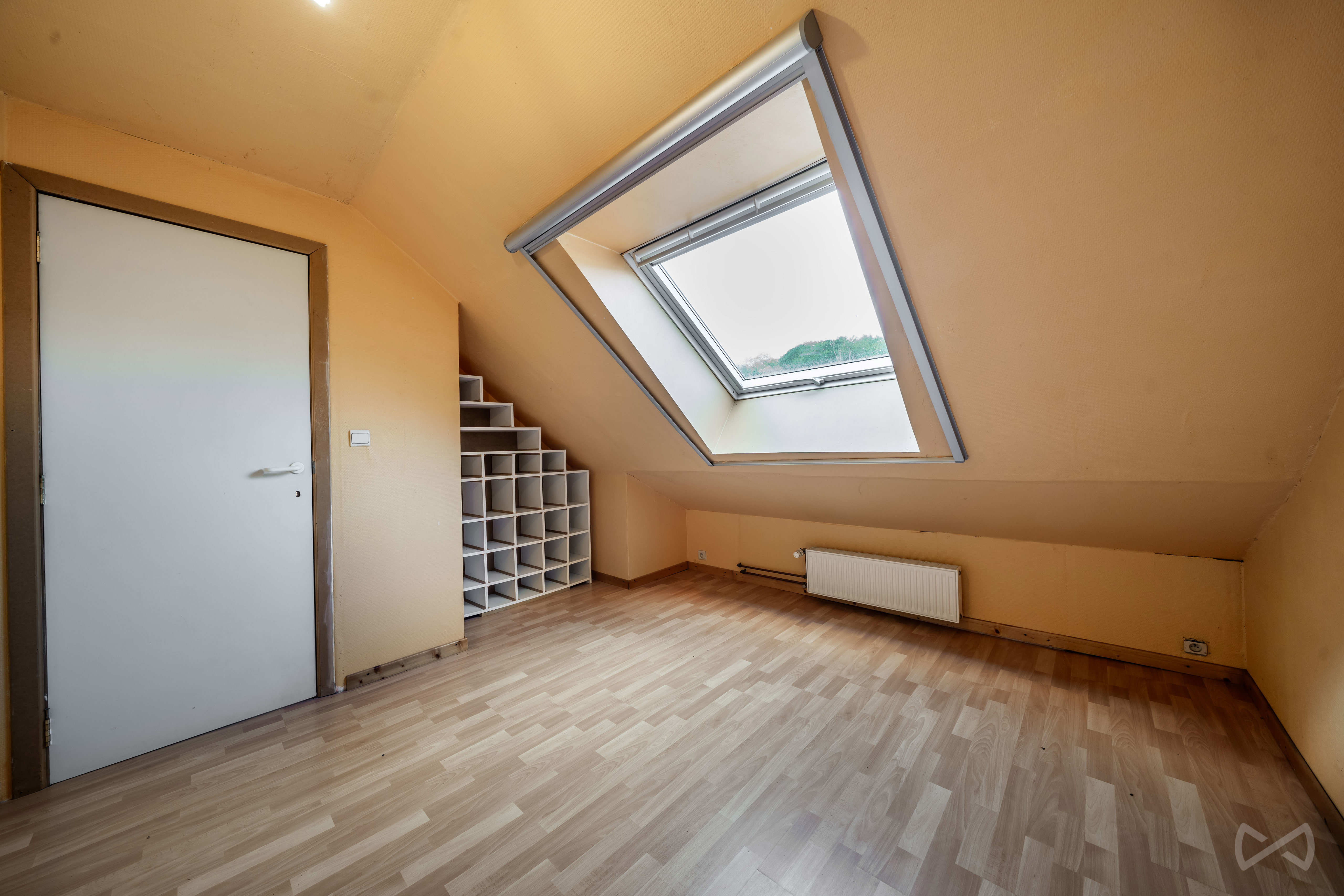 Picture 2 of 4 for House with five bedrooms in Court-saint-Étienne