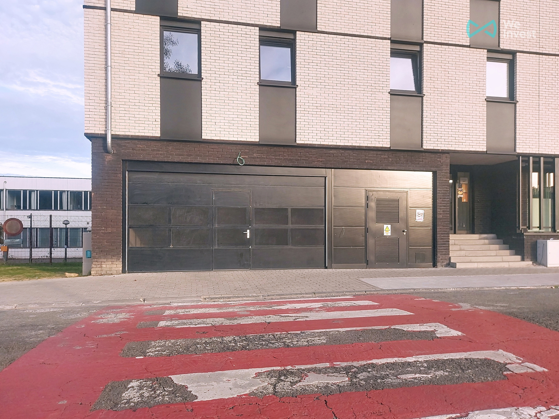 Picture 1 of 5 for Indoor parking in Mons