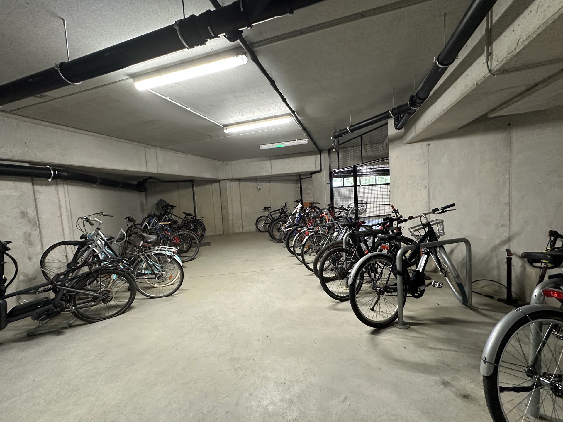 Photo 4 sur 4 pour Rez-de-chaussée de trois chambres à Ukkel