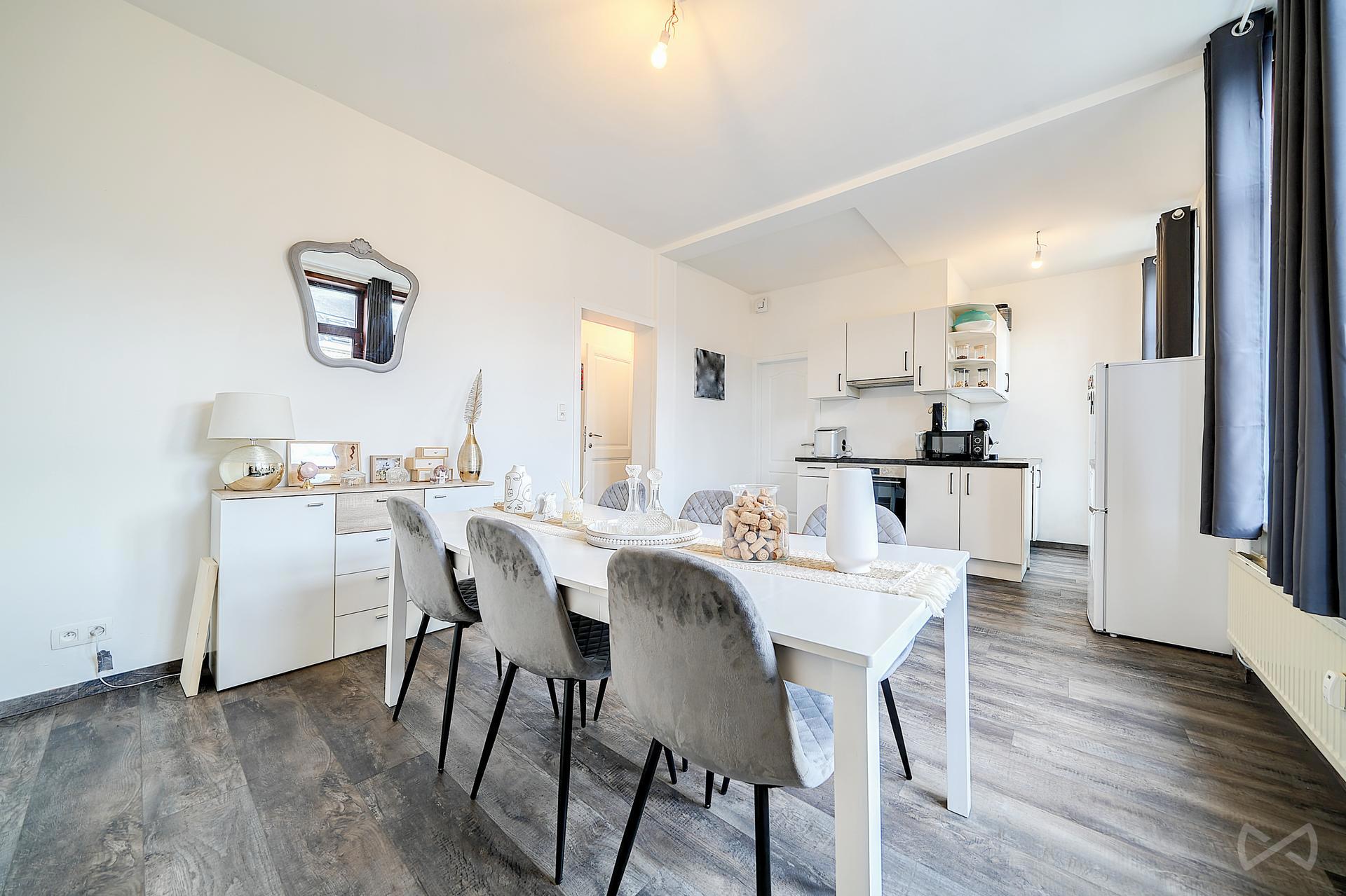 Photo 3 sur 3 pour Immeuble mixte de deux chambres à Hannut