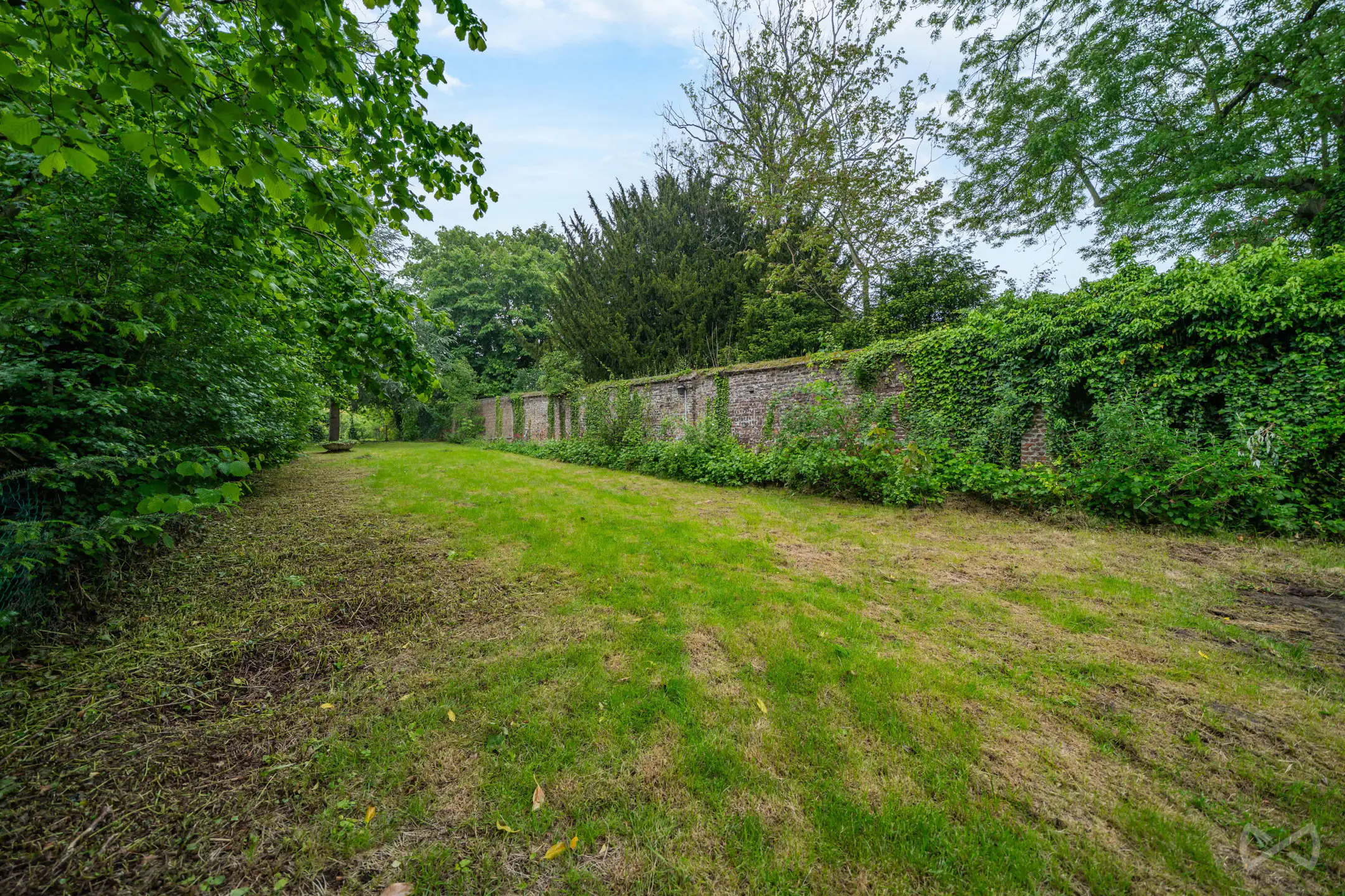 Picture 3 of 3 for Building ground in Nivelles