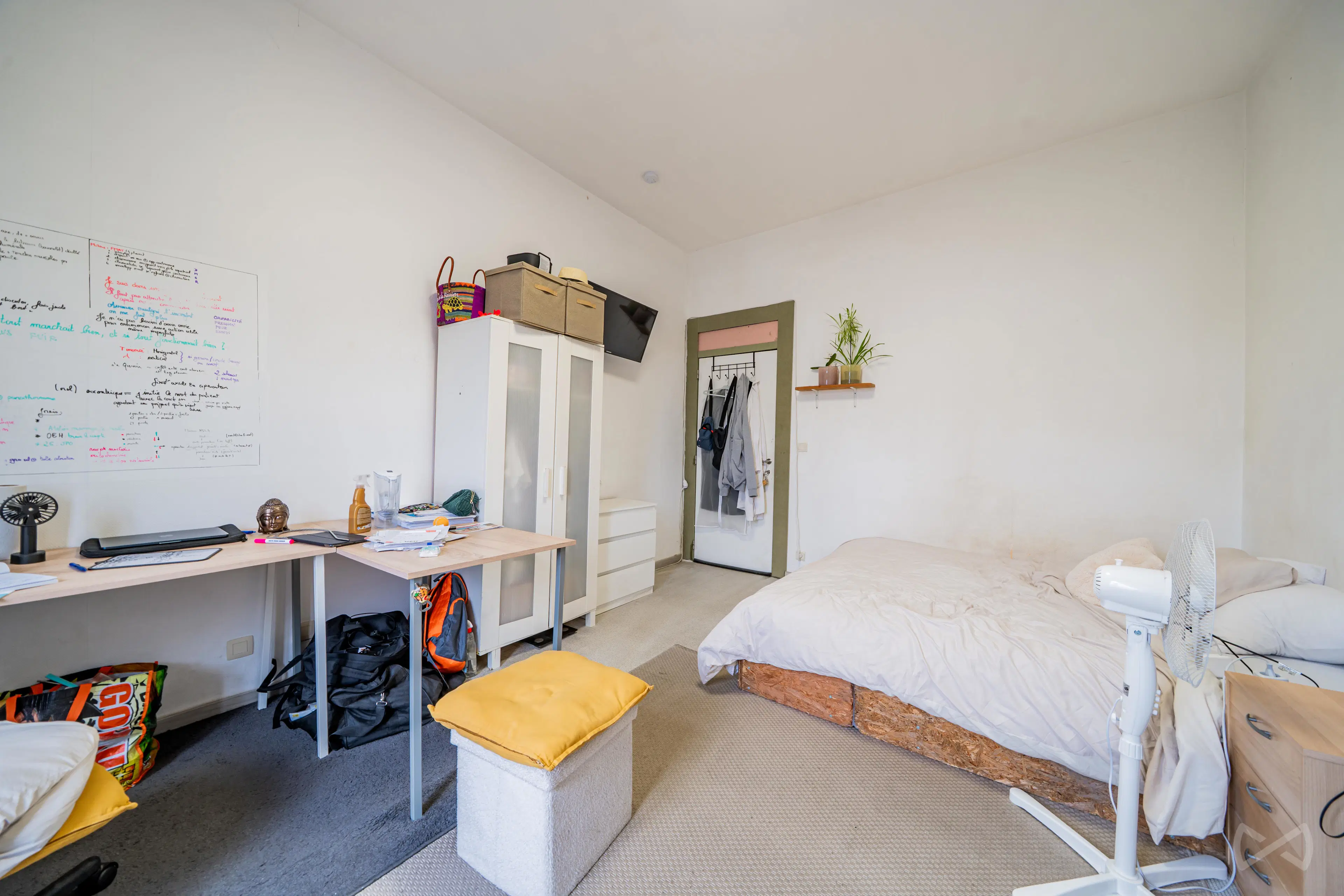 Photo 2 sur 4 pour Immeuble mixte de dix chambres à Montignies-Sur-Sambre