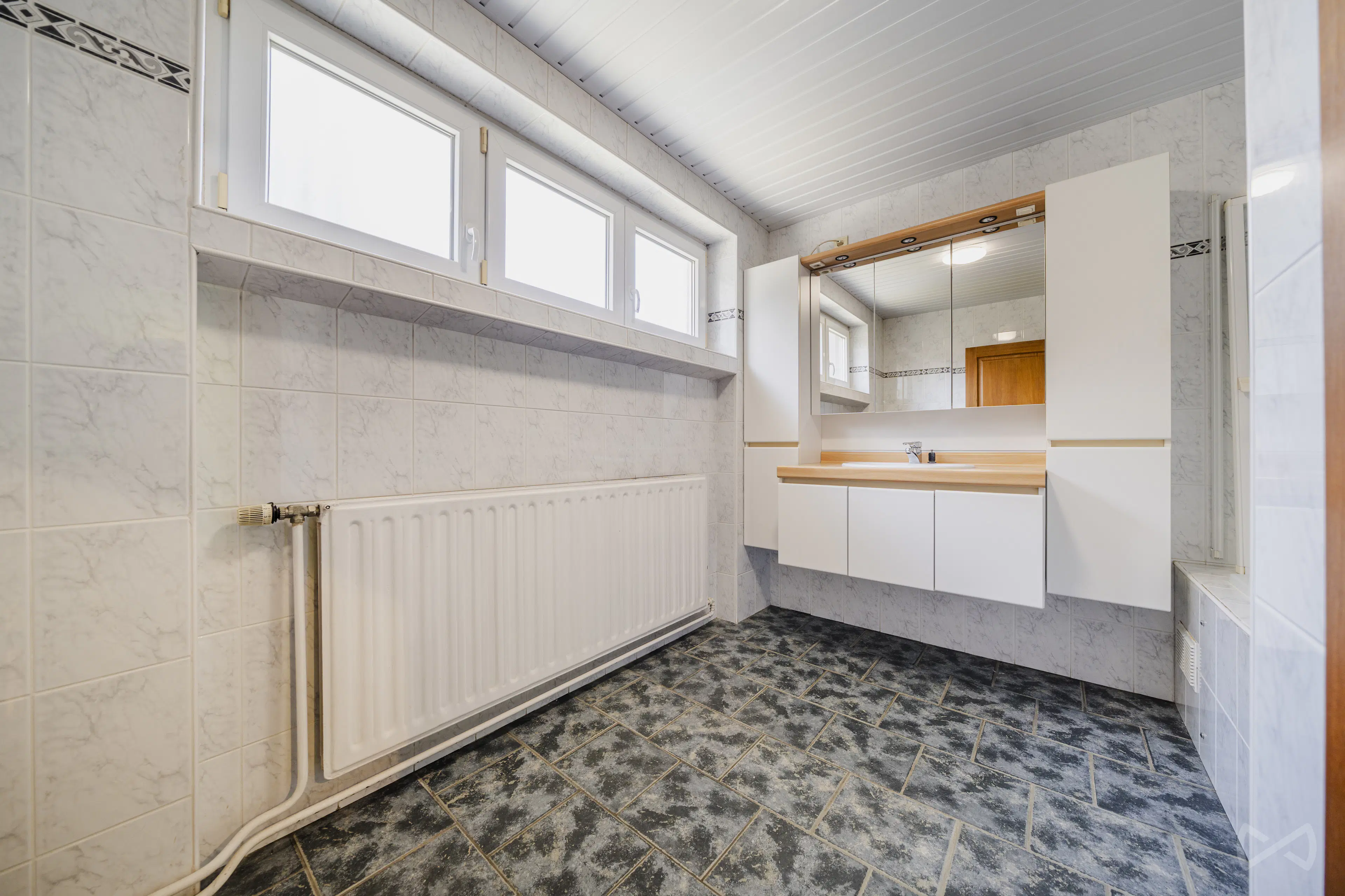 Picture 2 of 4 for Villa with five bedrooms in Engis