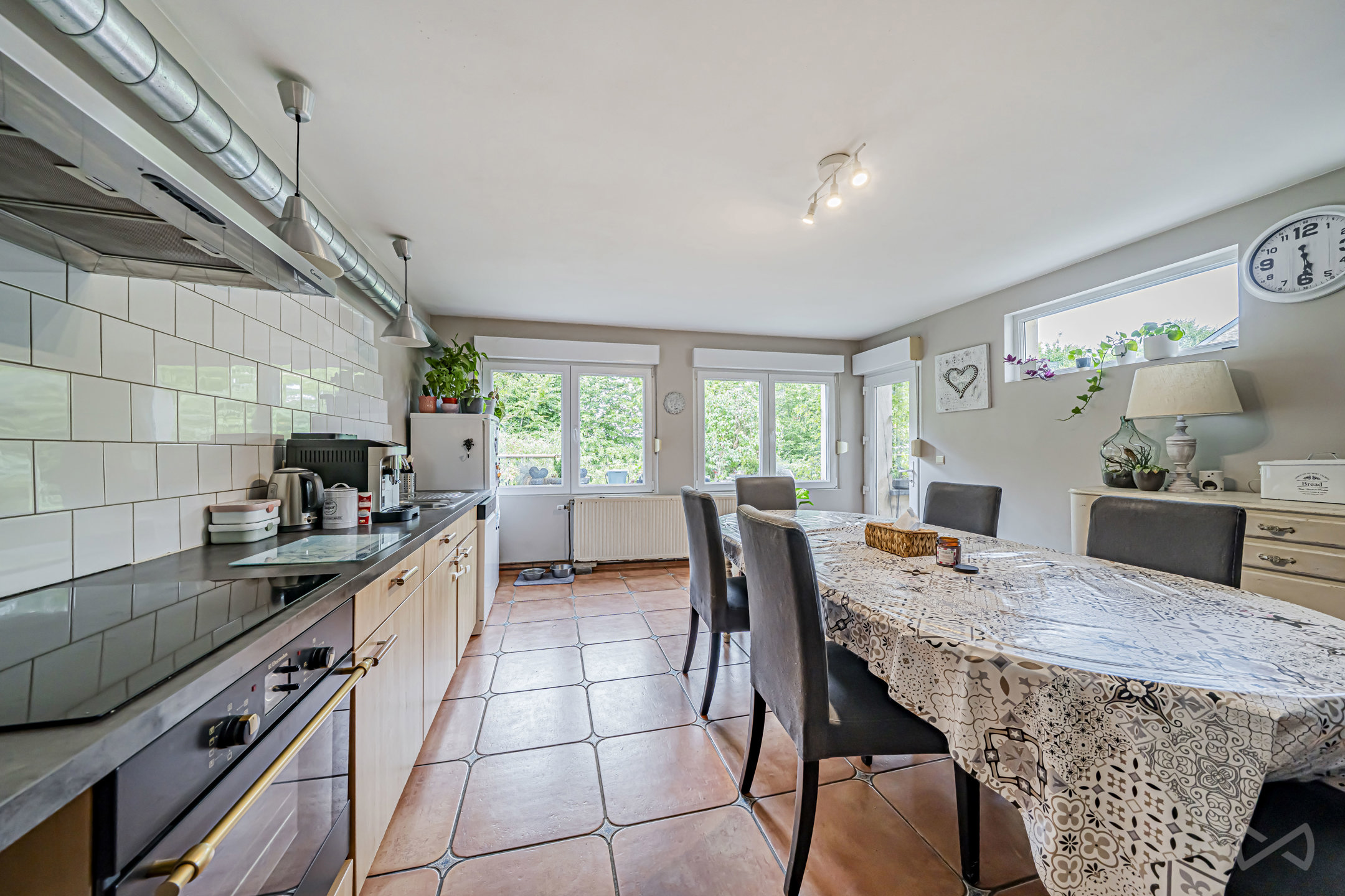 Foto 3 van 4 van Huis met drie slaapkamers in Chiny