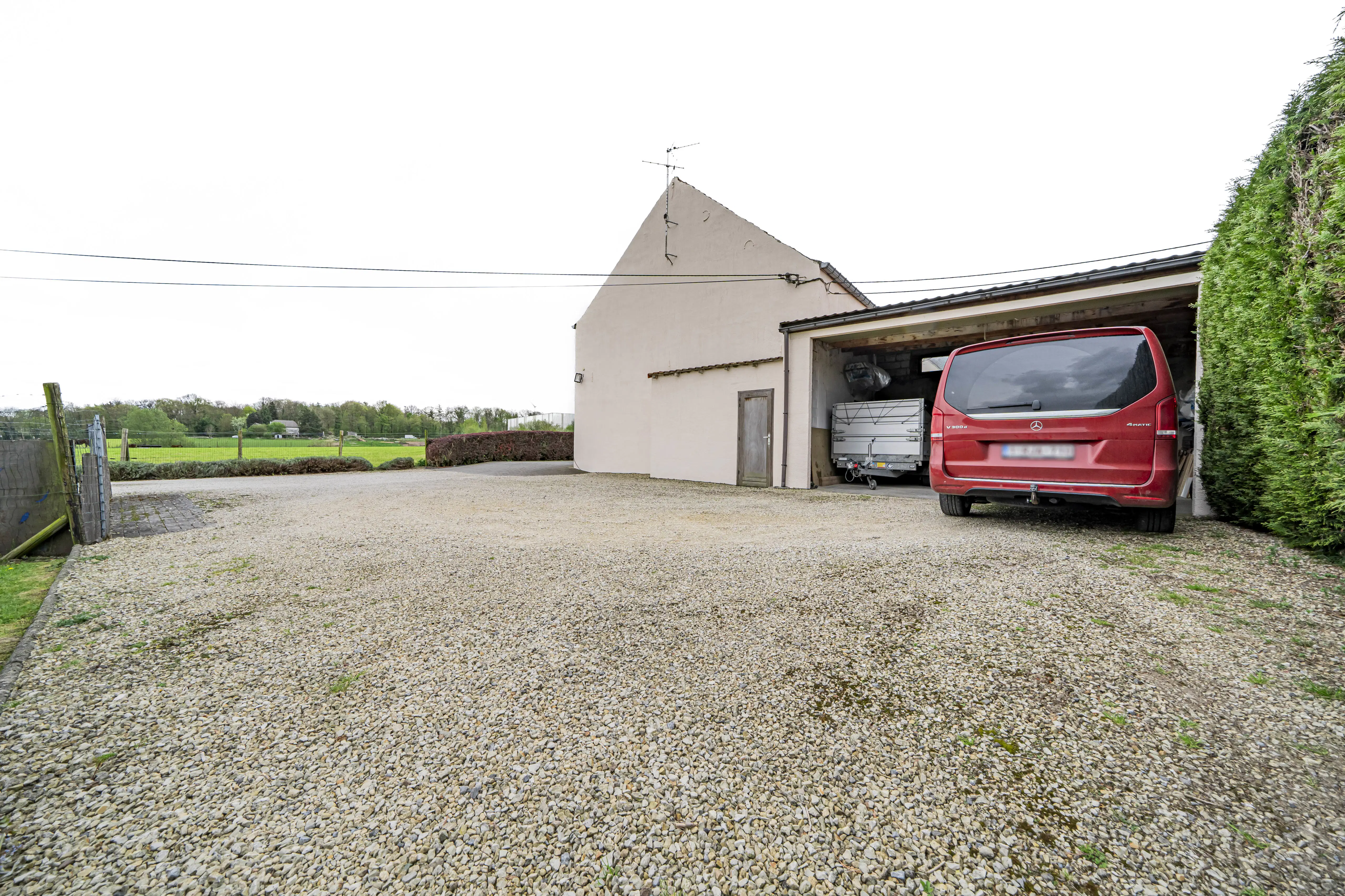 Foto 3 van 4 van Villa met vijf slaapkamers in La Louvière Houdeng-Goegnies