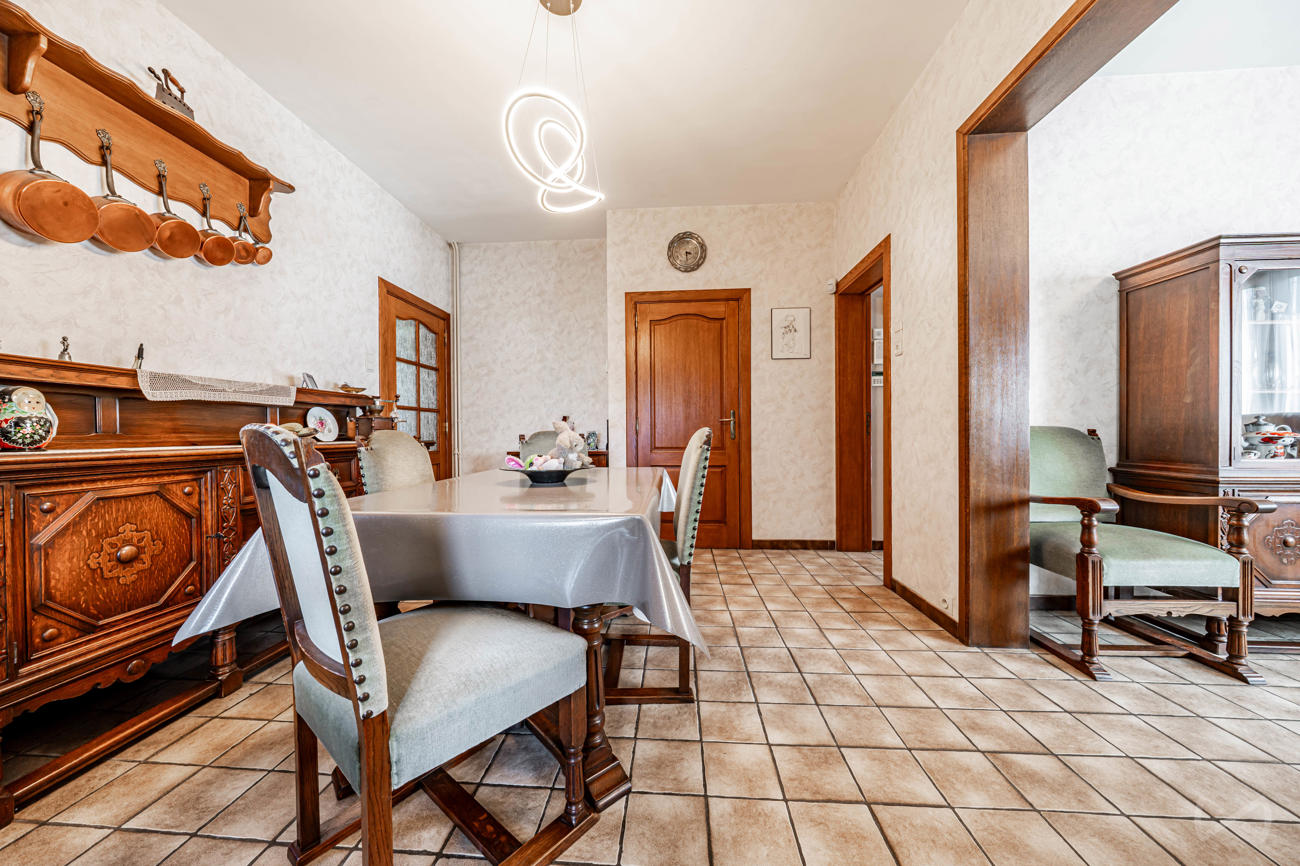 Photo 2 sur 4 pour Maison de cinq chambres à Montigny-le-Tilleul