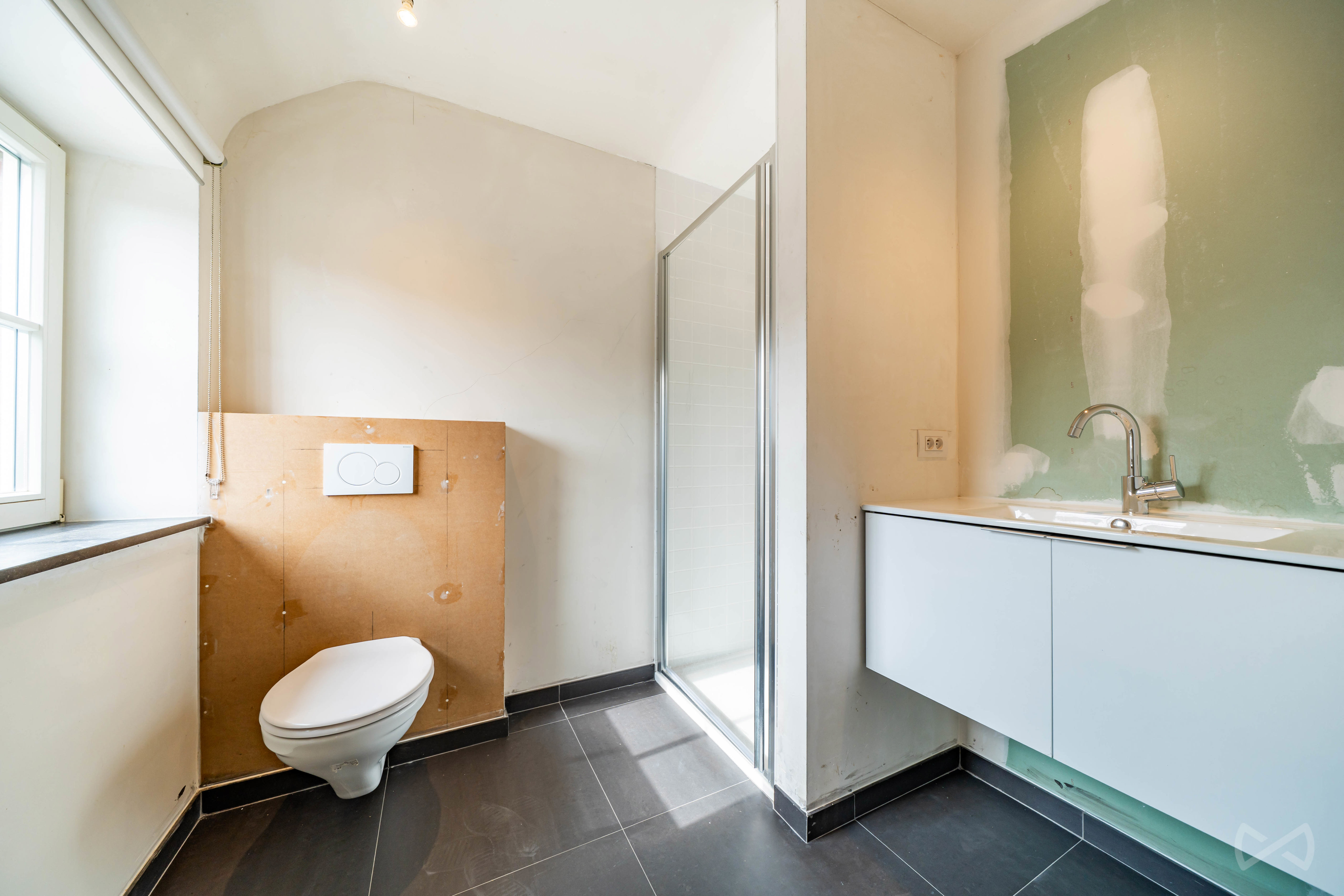 Photo 2 sur 4 pour Immeuble commercial à Bolinne