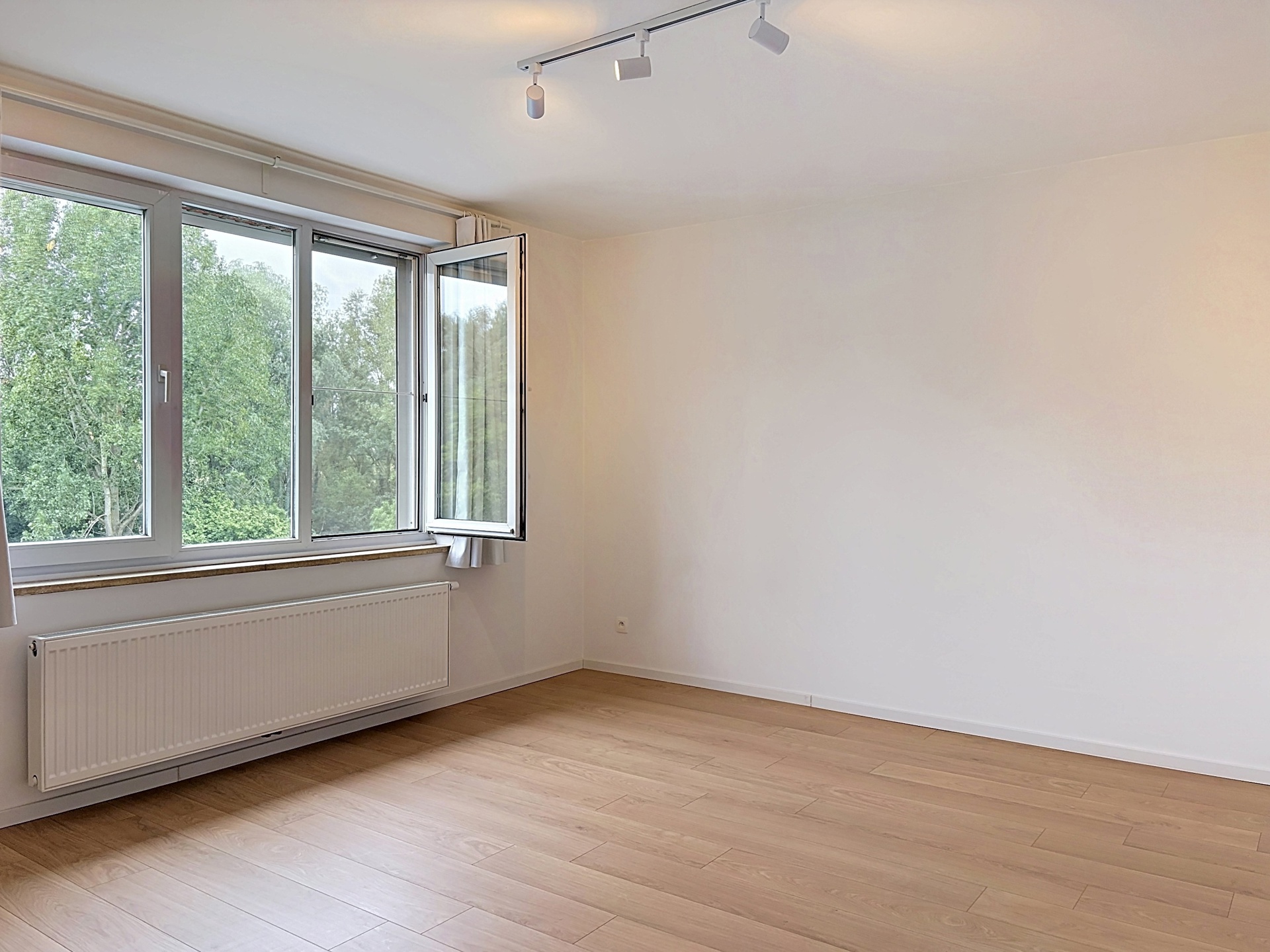 Picture 4 of 4 for House with four bedrooms in Charleroi