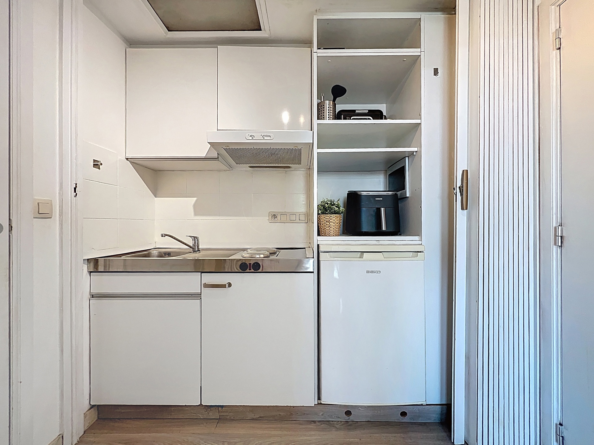 Picture 4 of 4 for Studio in Ixelles