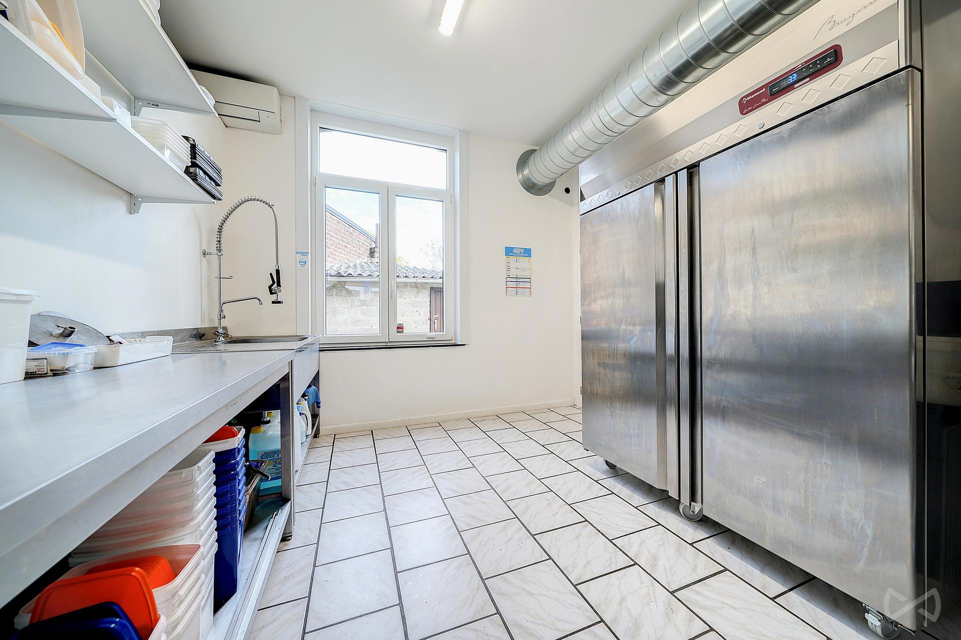 Photo 2 sur 4 pour Immeuble mixte de deux chambres à Hannut