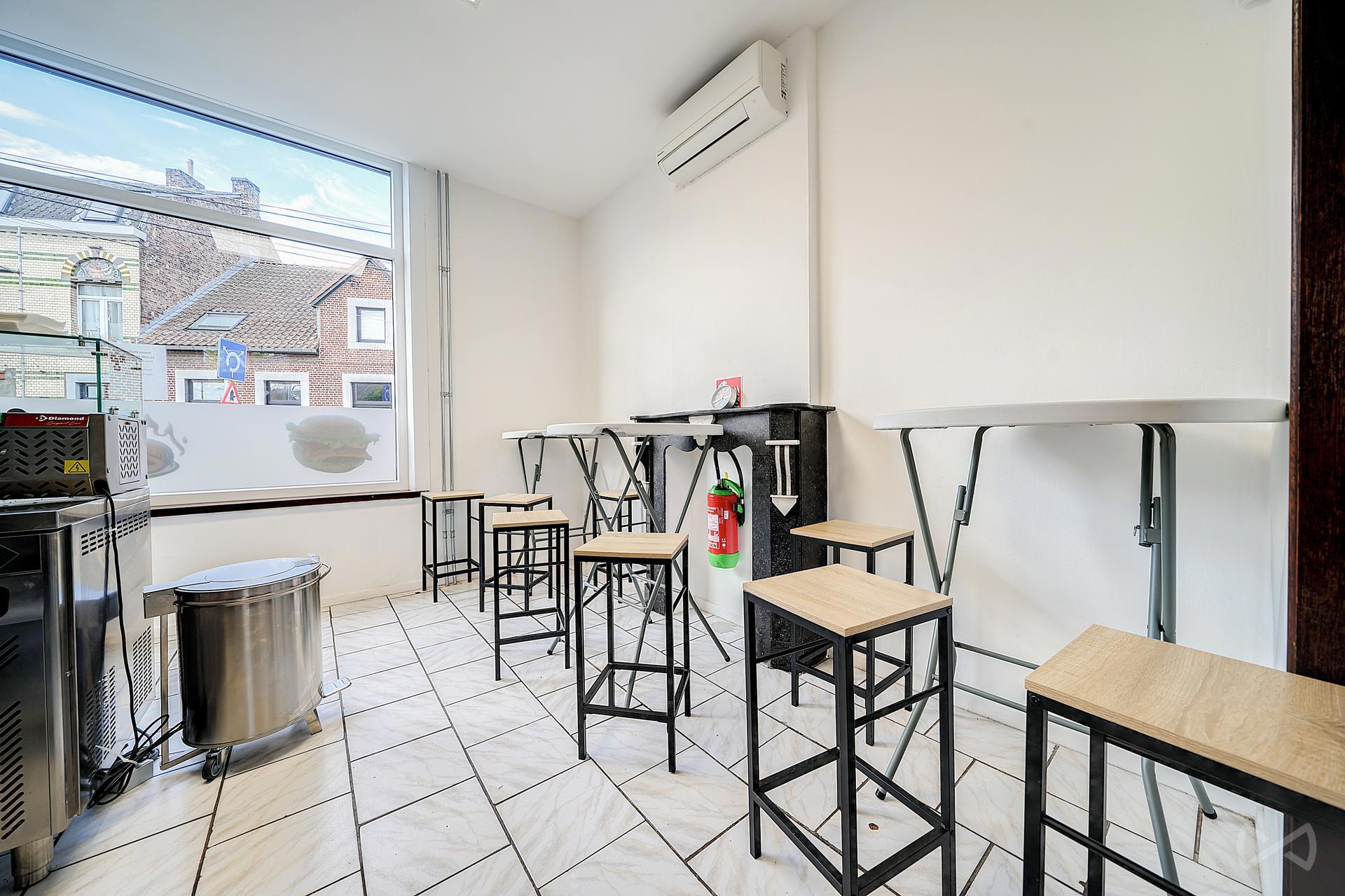 Photo 4 sur 4 pour Immeuble mixte de deux chambres à Hannut