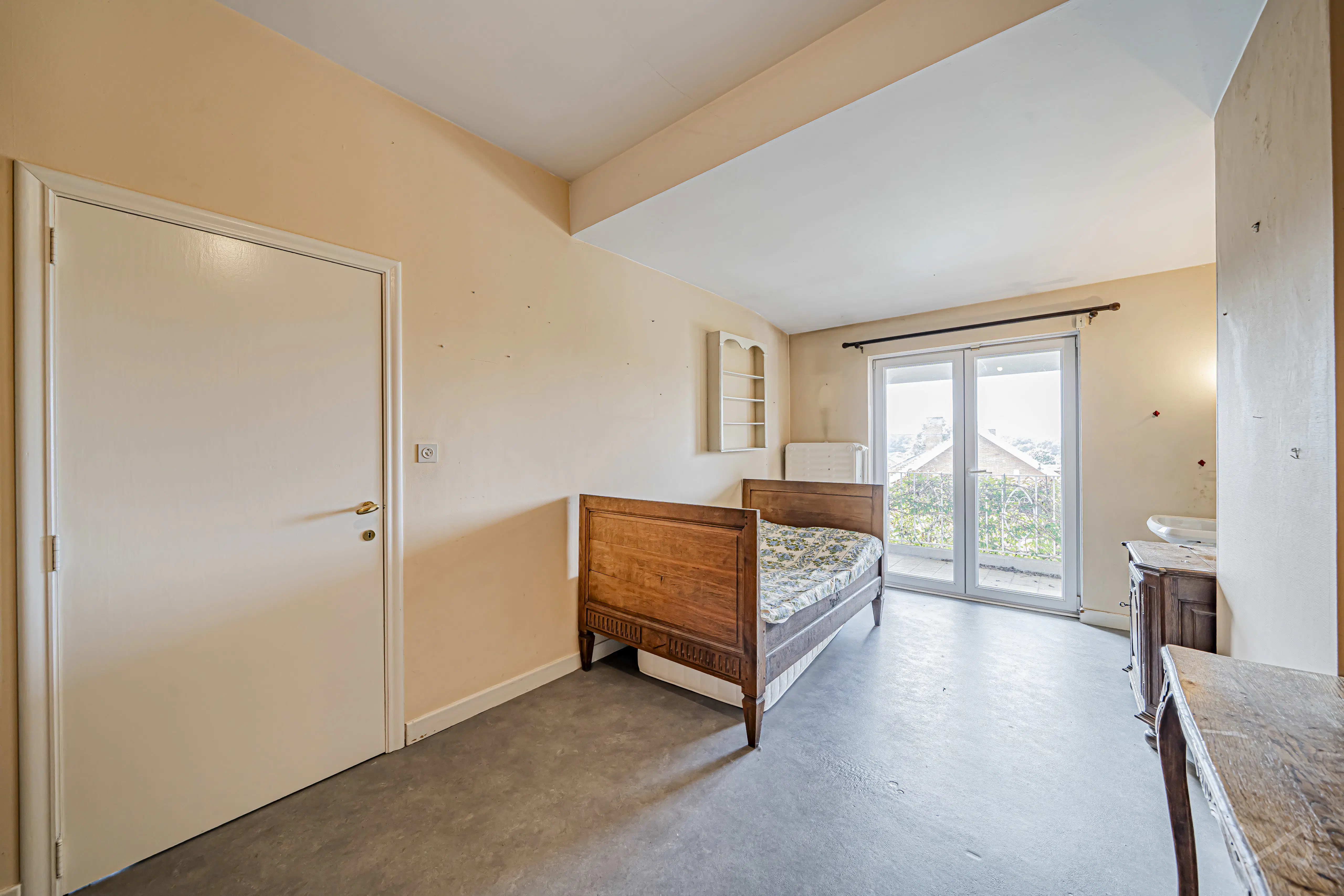 Picture 1 of 4 for House with four bedrooms in Mont-sur-marchienne