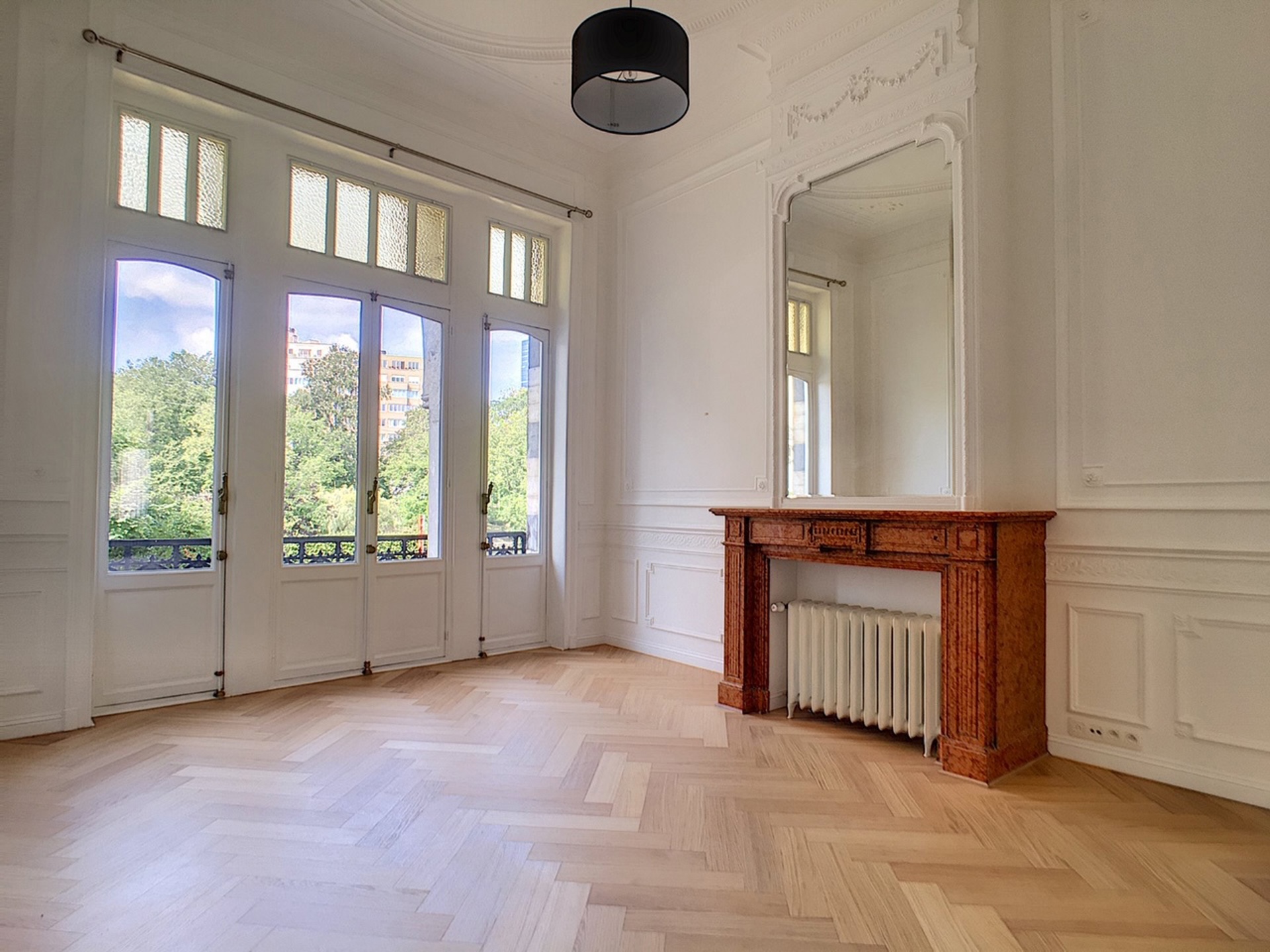 Picture 1 of 4 for Ground floor with one bedroom in Ixelles