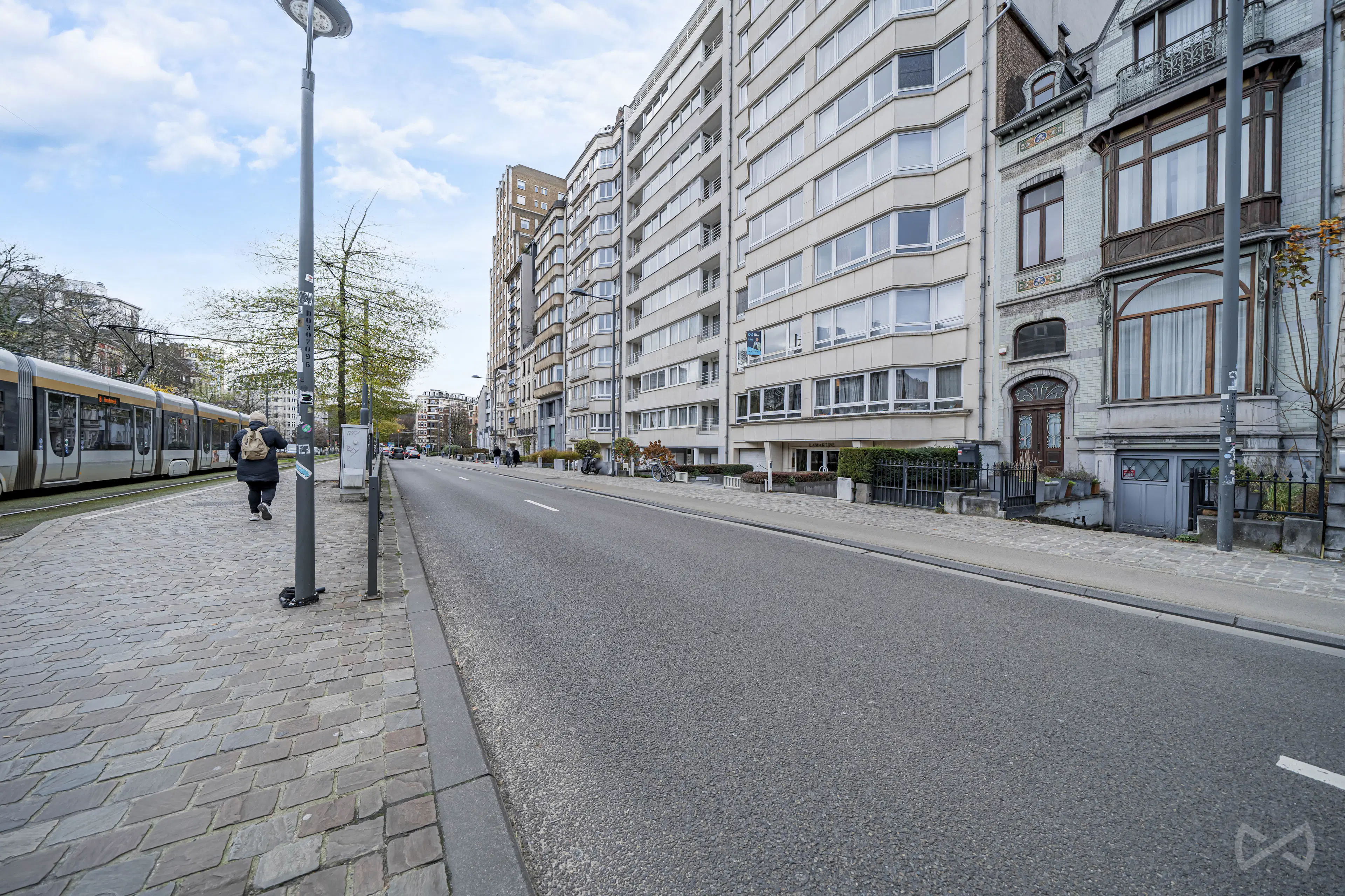 Picture 1 of 4 for Flat with three bedrooms in Ixelles