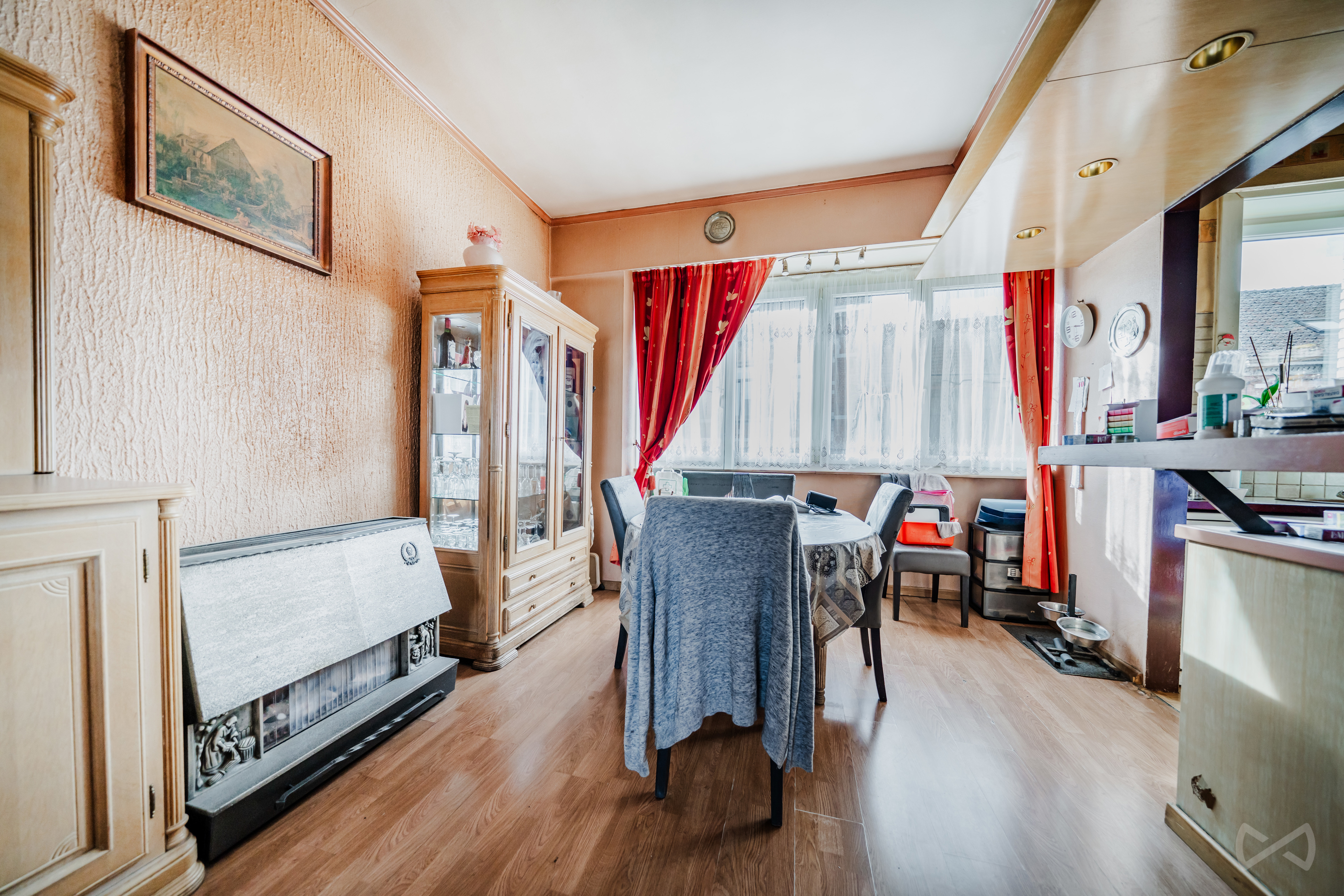 Photo 3 sur 4 pour Immeuble mixte de quatre chambres à Jumet