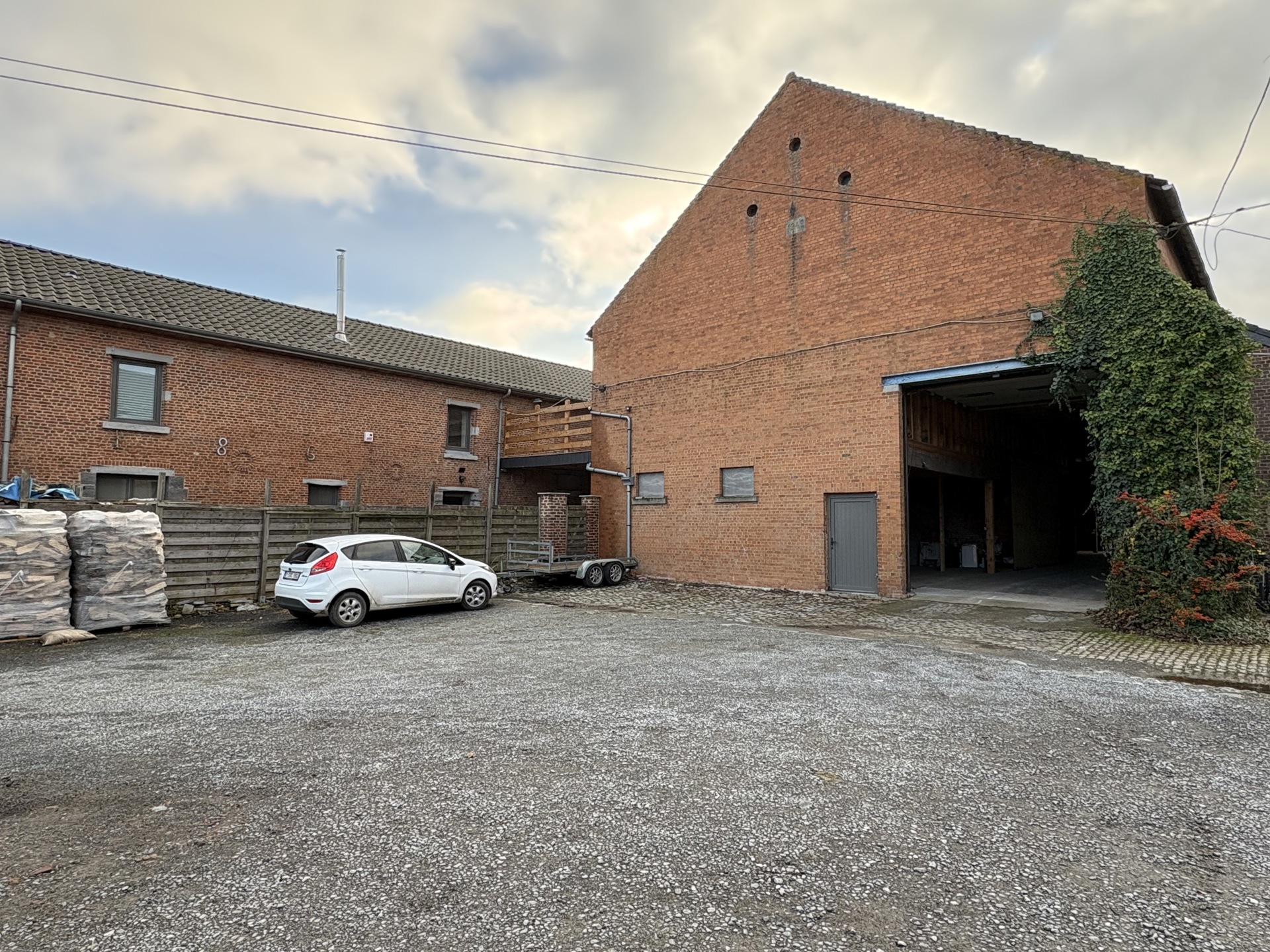 Photo 2 sur 3 pour Entrepôt à Soignies