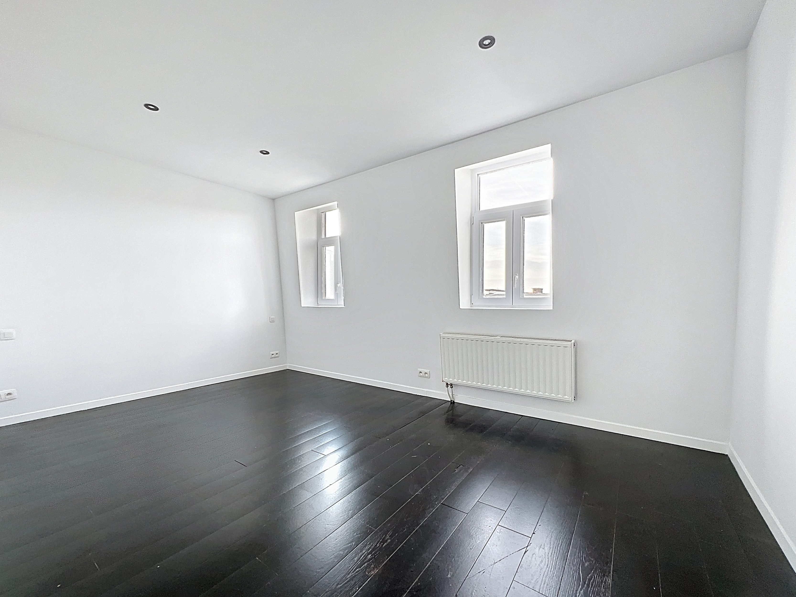 Foto 3 van 4 van Appartement met drie slaapkamers in Schaerbeek