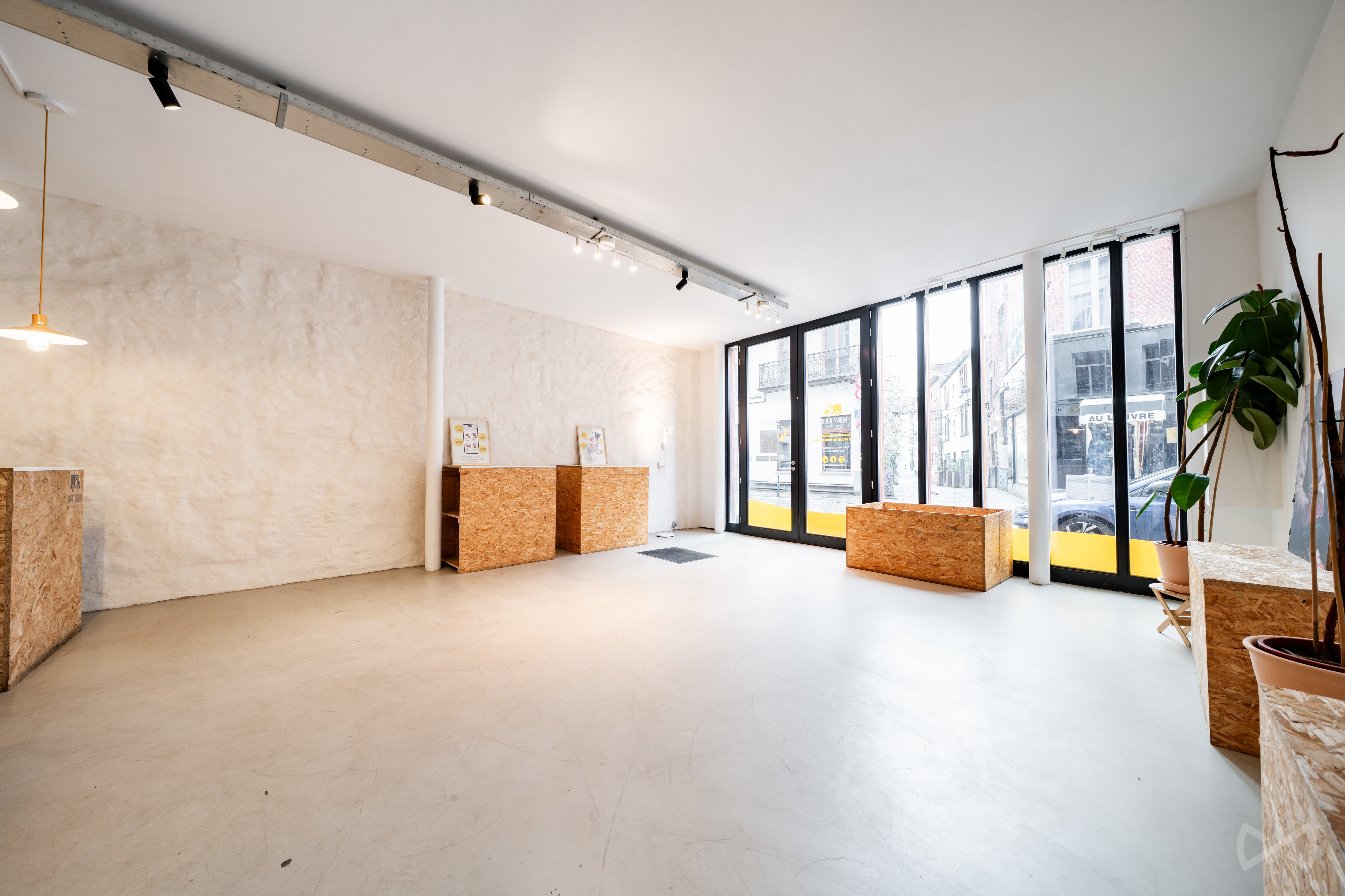 Picture 2 of 4 for Commercial groundfloor in Bruxelles