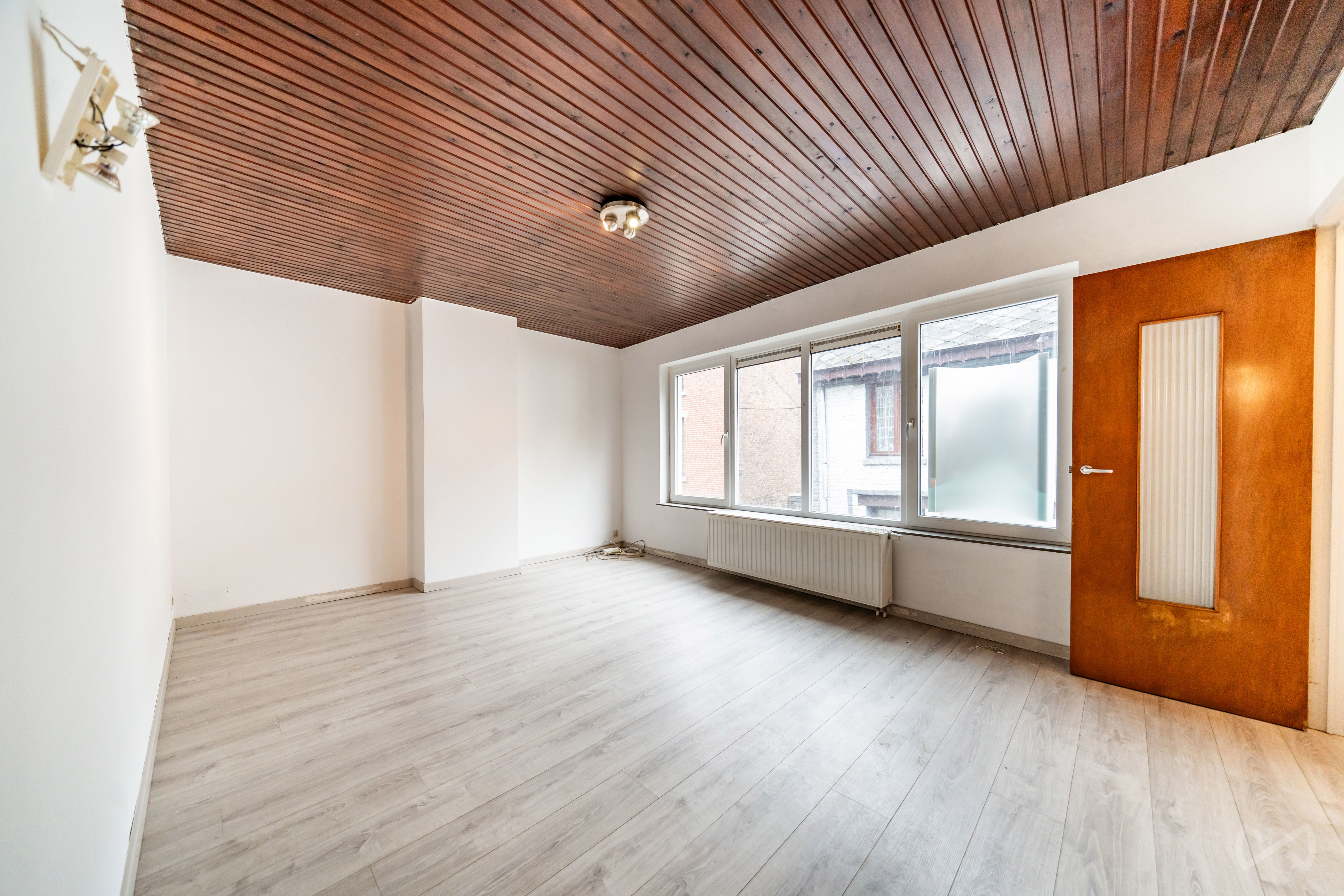 Picture 2 of 4 for Apartment block with six bedrooms in Thuin