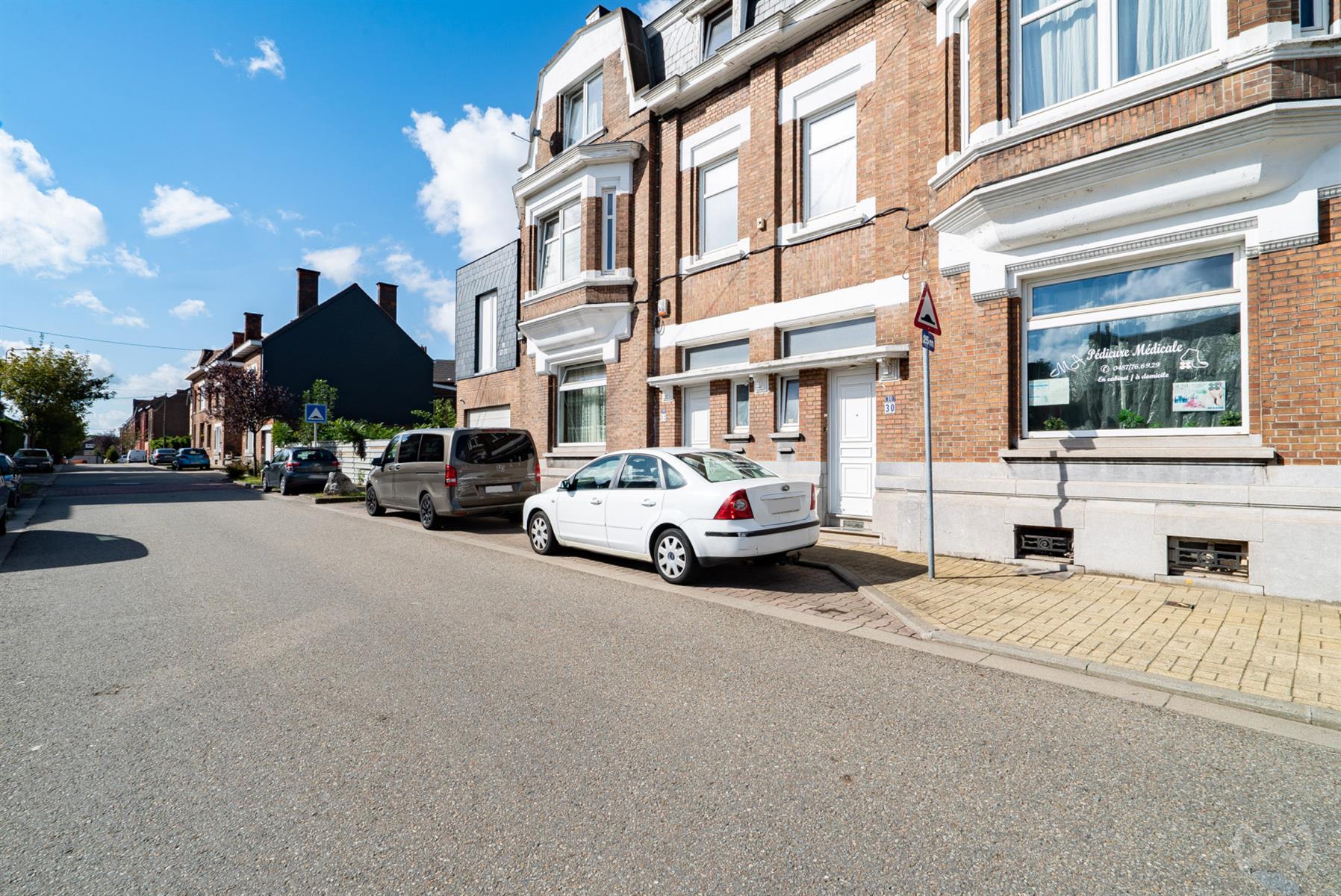 Picture 2 of 4 for House with six bedrooms in Lodelinsart