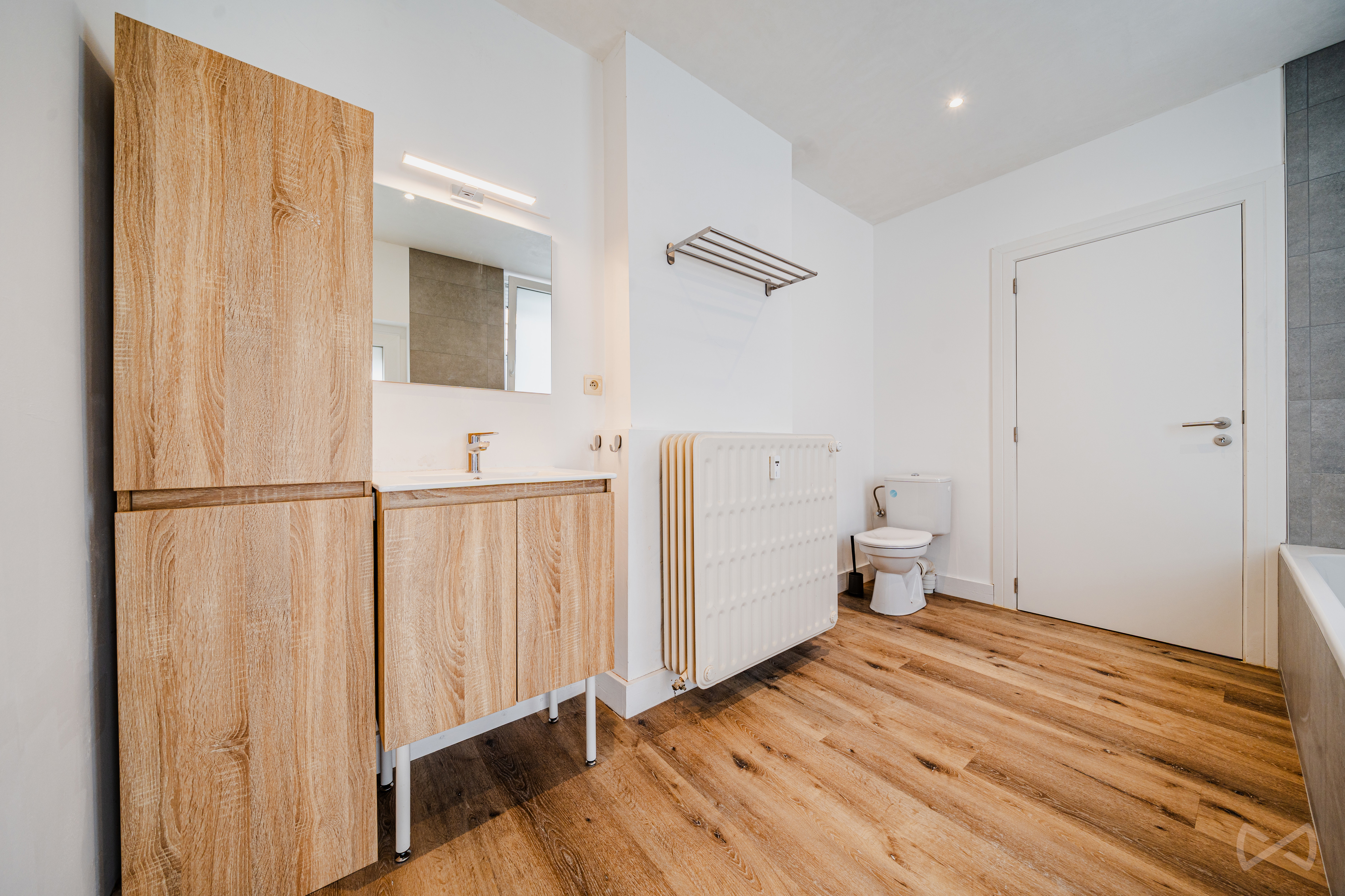Photo 4 sur 4 pour Immeuble mixte de quatre chambres à Esneux