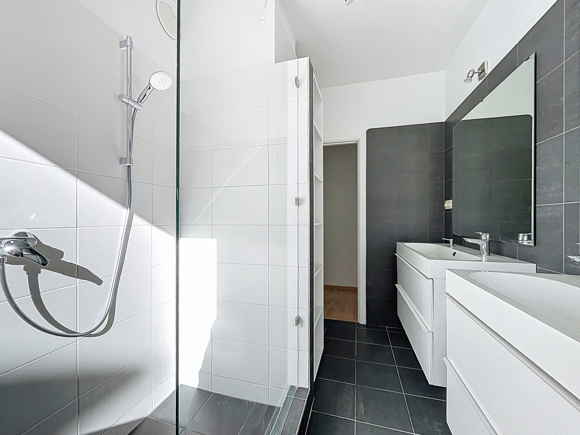 Foto 2 van 4 van Appartement met drie slaapkamers in Ixelles