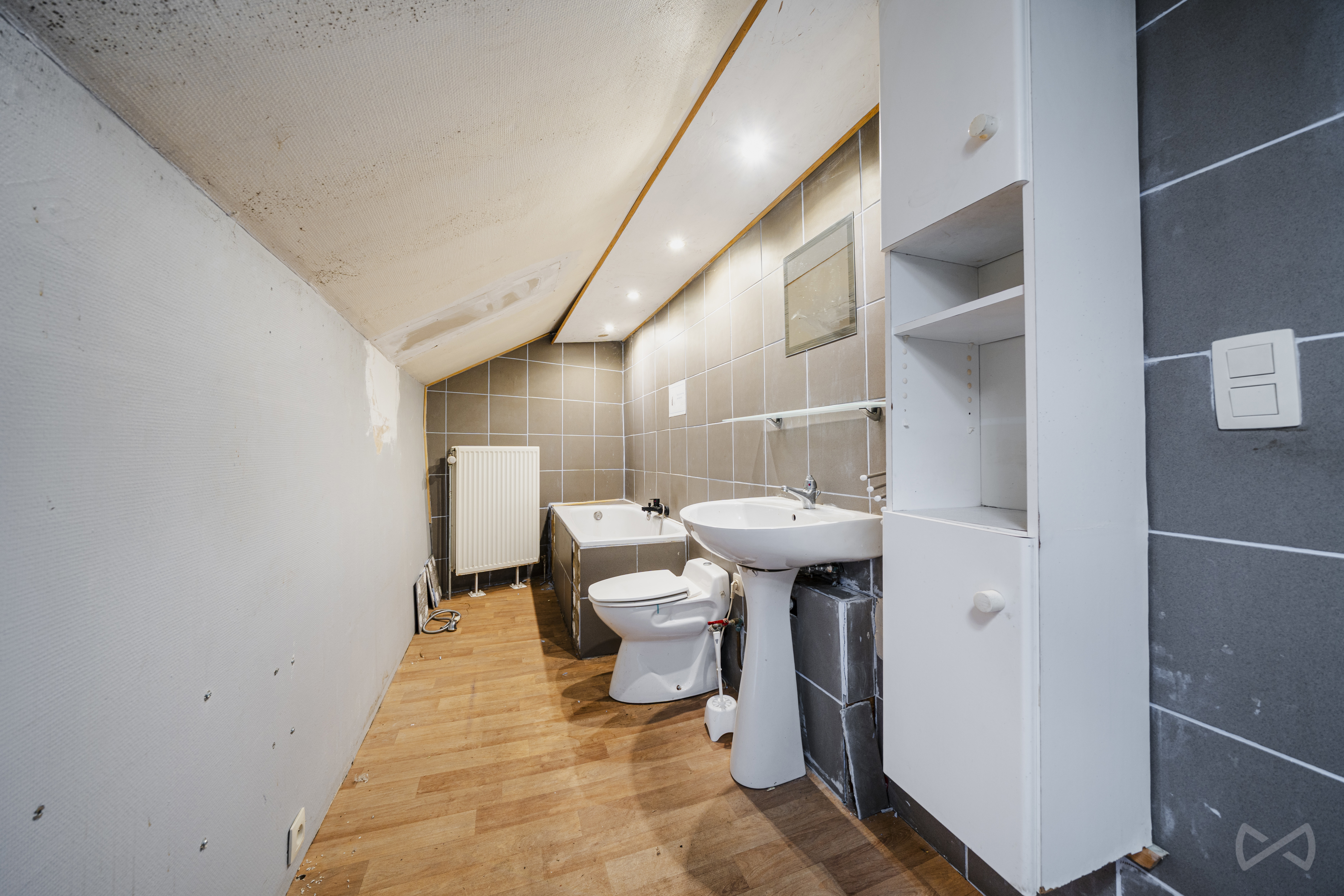 Picture 1 of 4 for House with three bedrooms in Gochenée