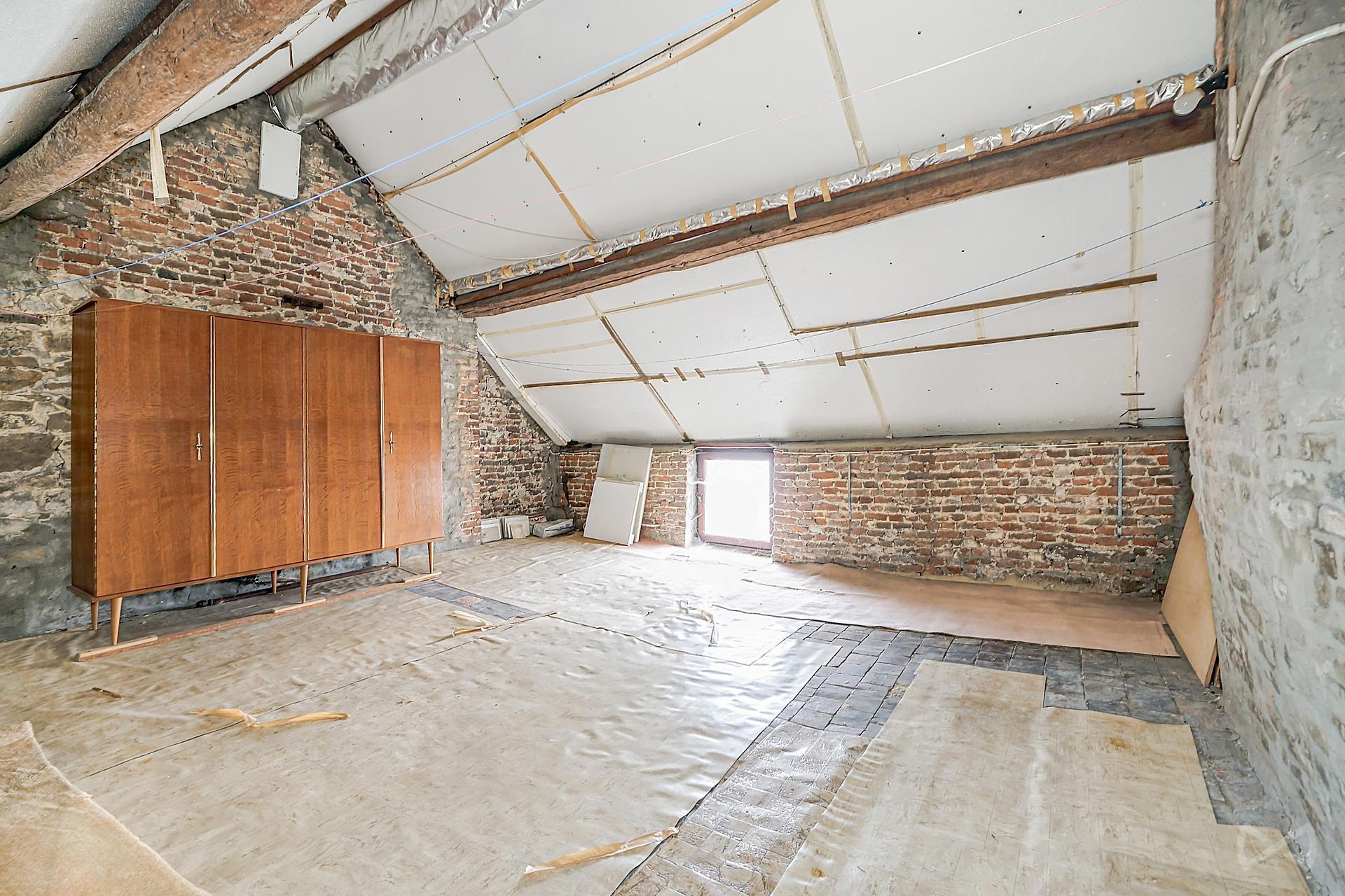Photo 3 sur 4 pour Maison de cinq chambres à Peissant