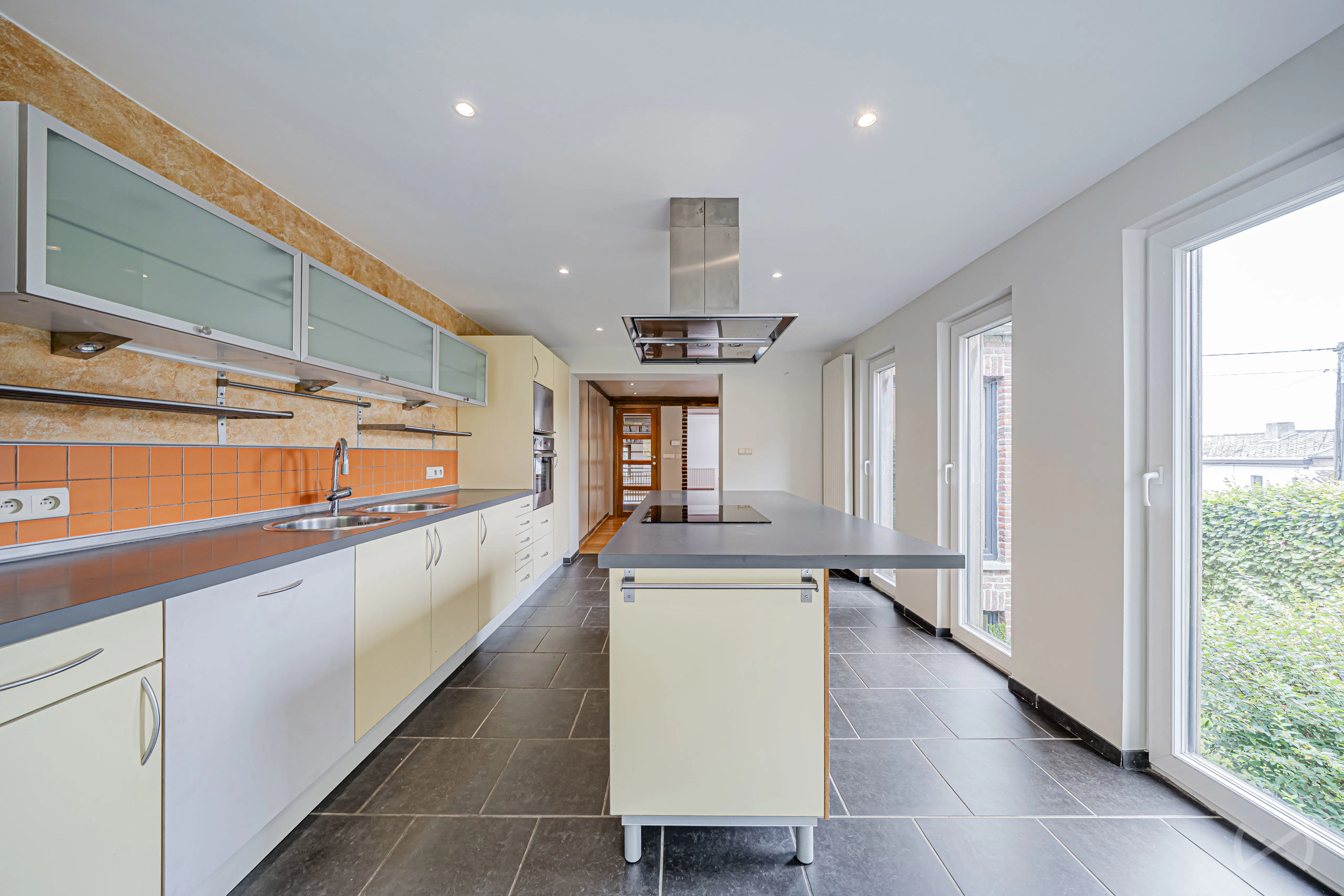 Picture 1 of 4 for House with three bedrooms in Mont-sur-marchienne